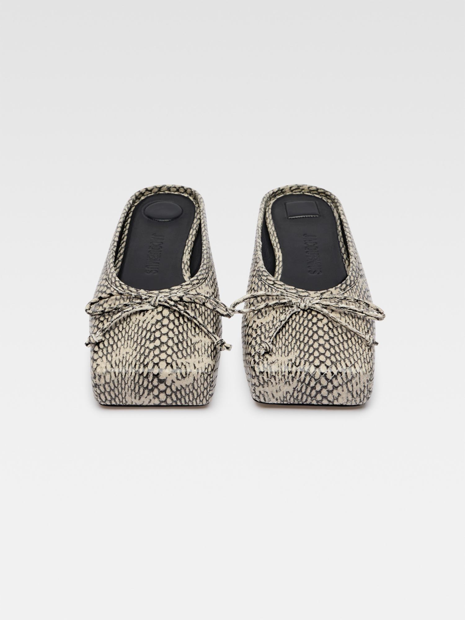 Jacquemus Les Mules Plates Ballet In Transparent