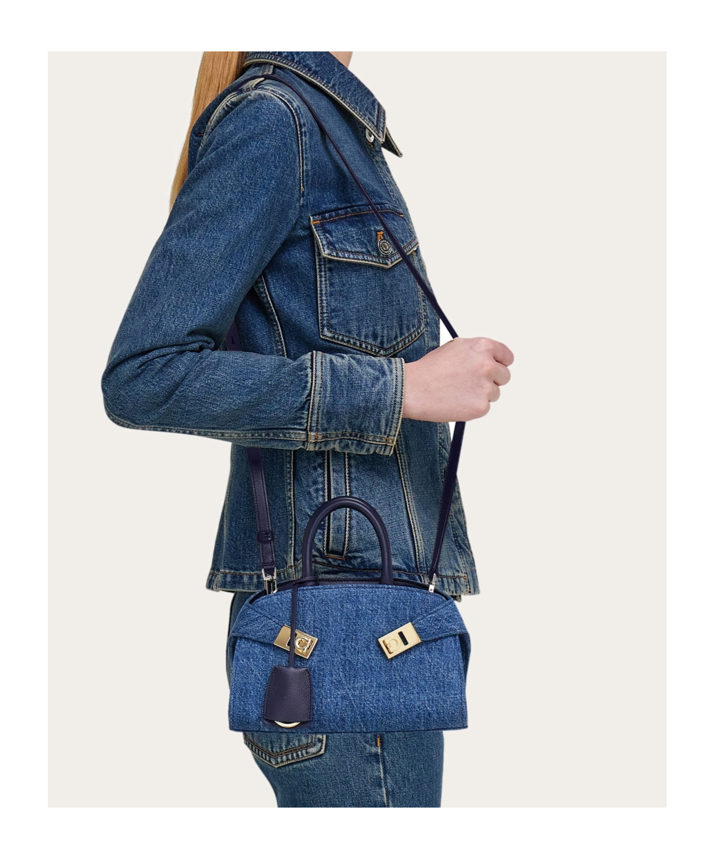 Ferragamo Hug Handbag (xs)