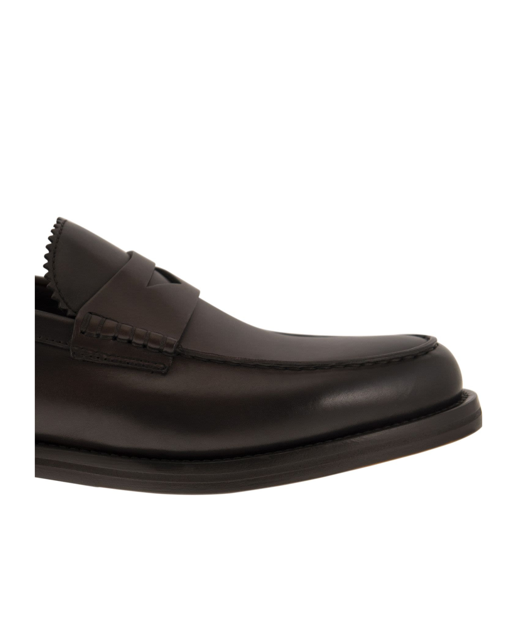 Doucal's Push On Loafers In Black