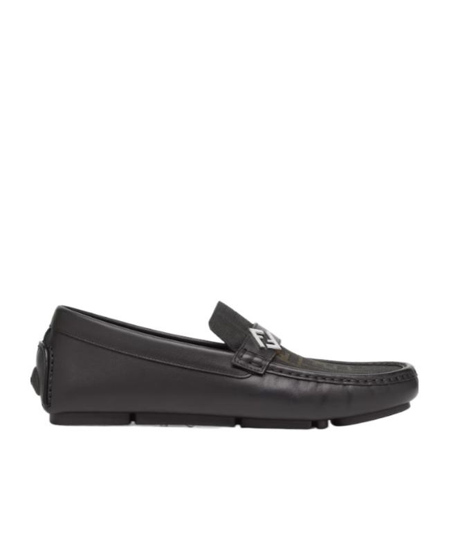 Fendi Round Toe Textured Leather Loafers In Black