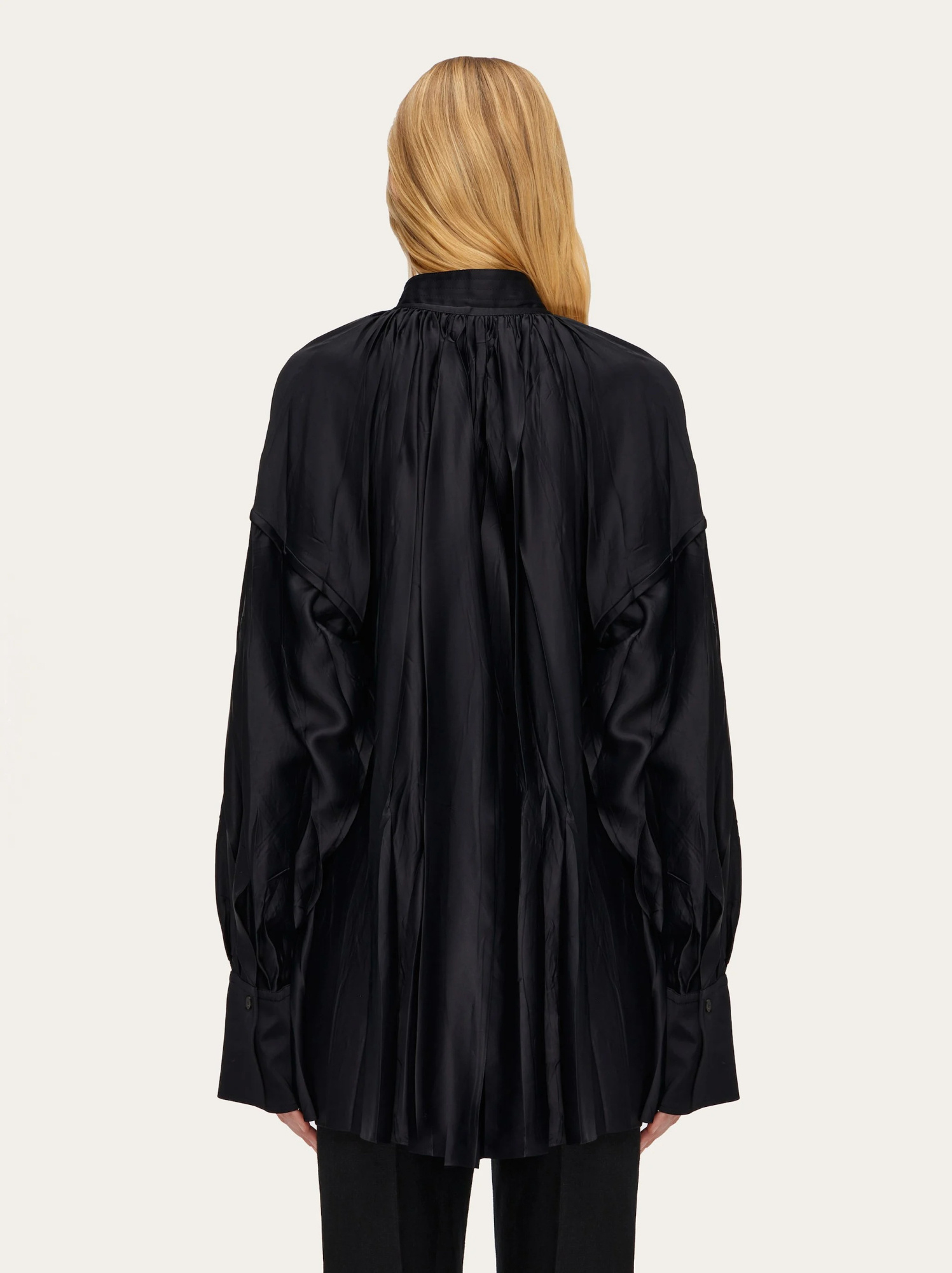Ferragamo Sleeved Flare V-neck Top In Black