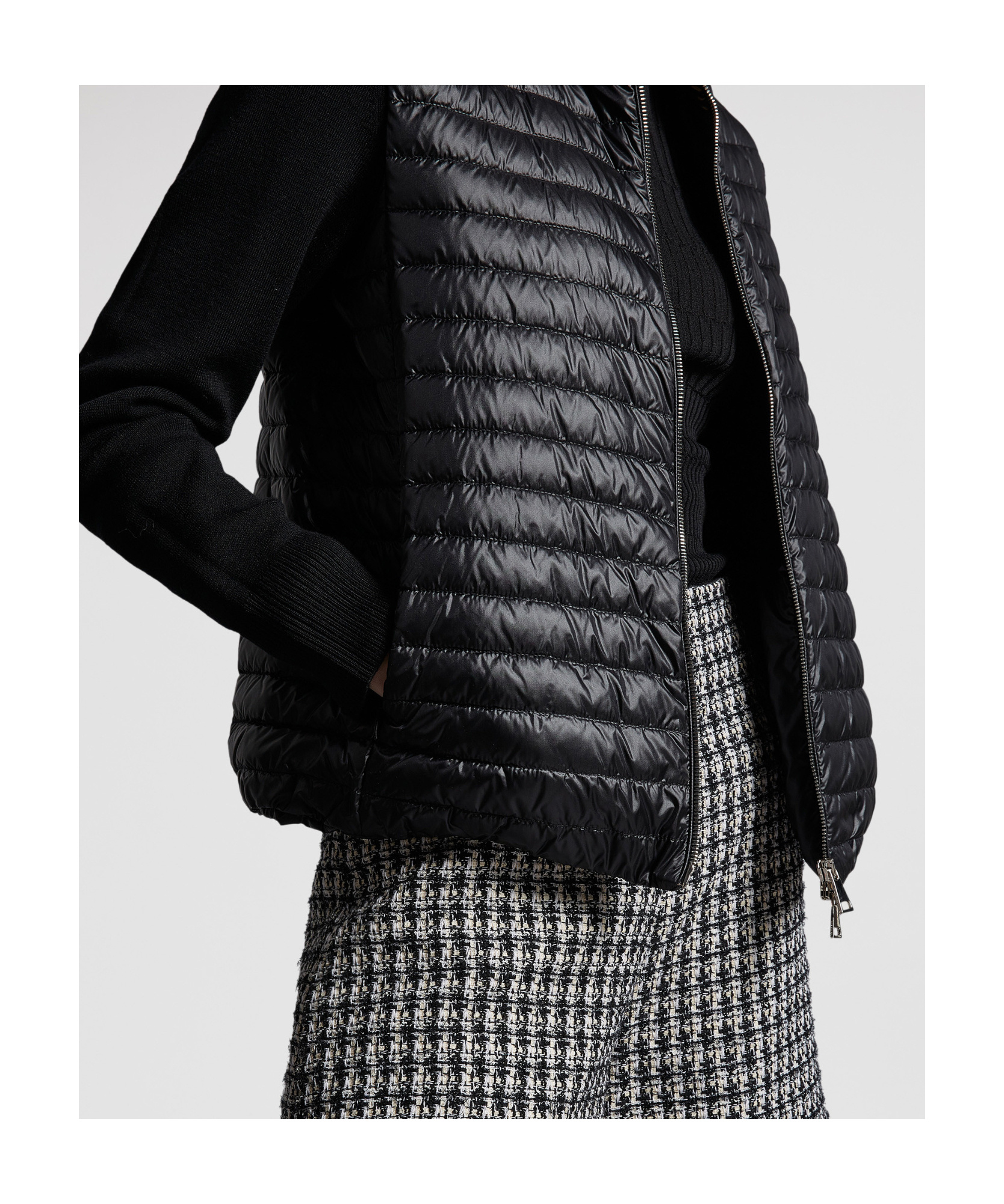 Moncler Contrasting-sleeve Padded Jacket In Black
