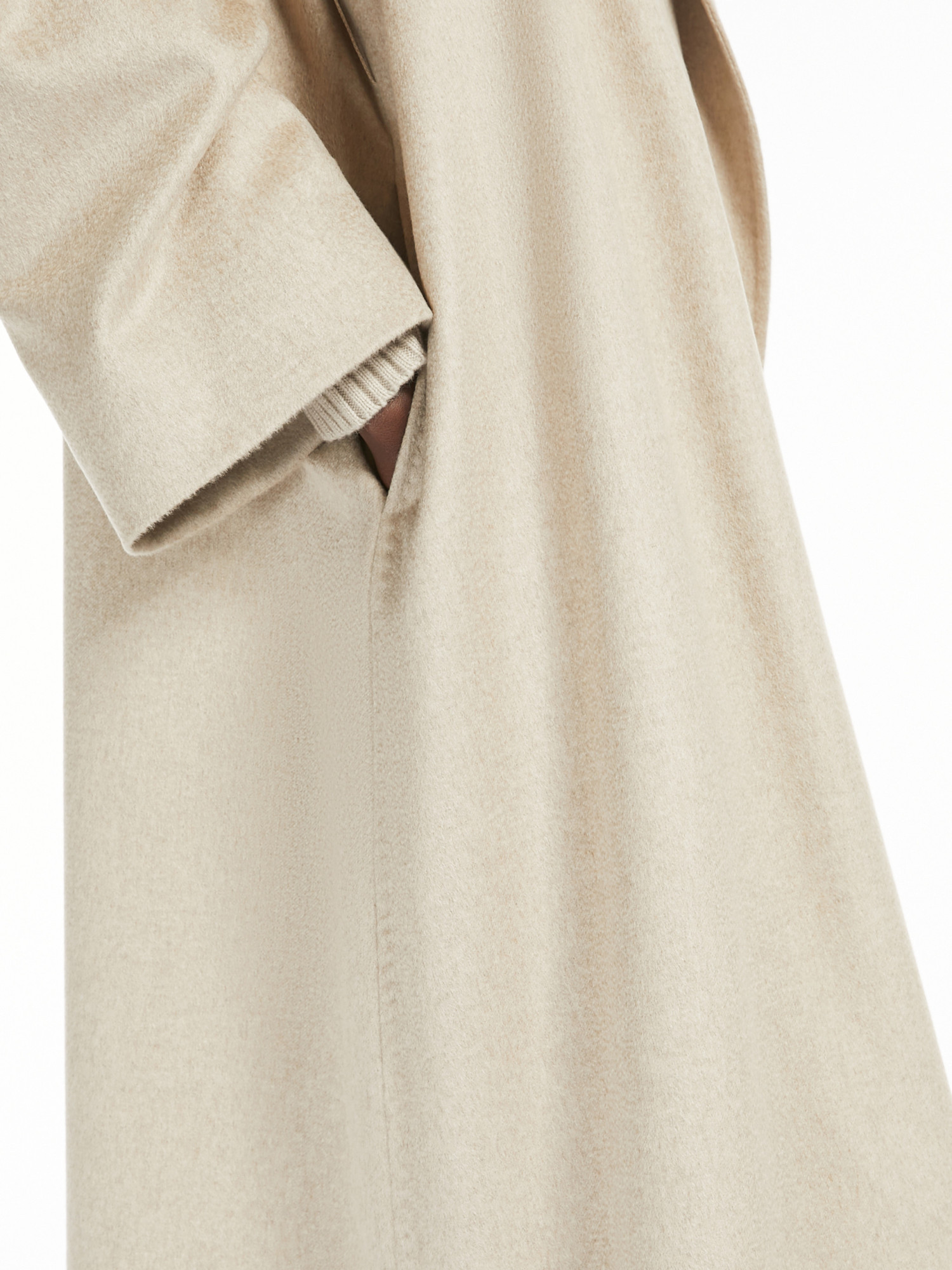 Max Mara Fornovo In Nude