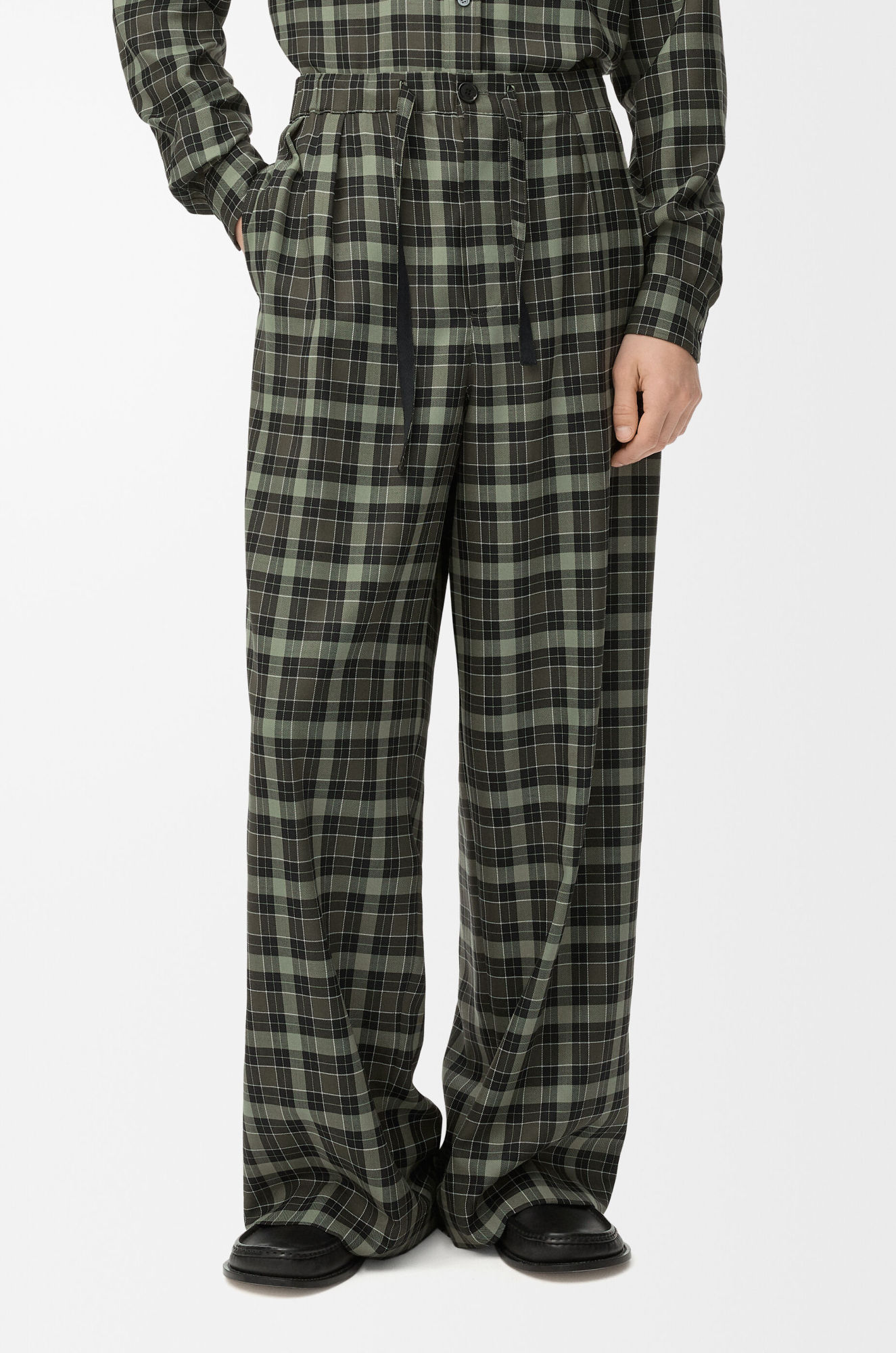 Loewe Wool-blend Check Drawstring-waist Trousers In Green