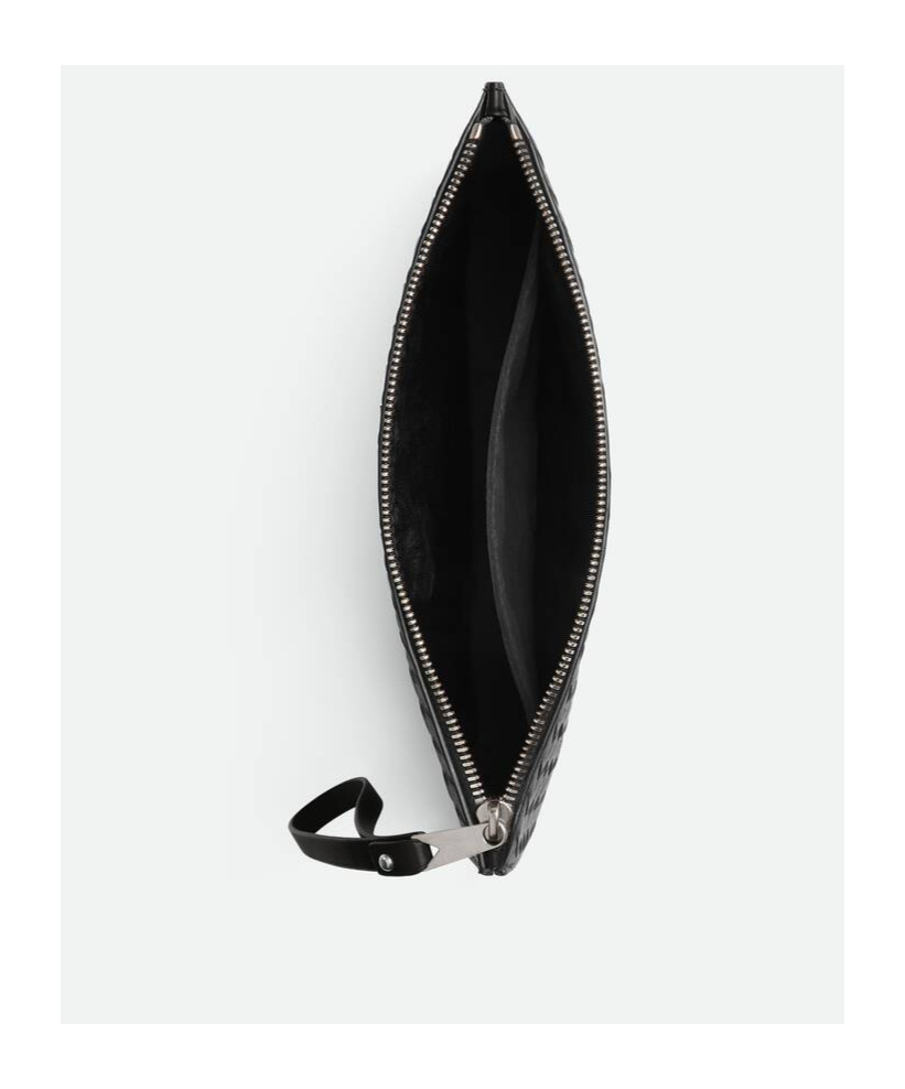 Bottega Veneta Knitted Calfskin Clutch In Black