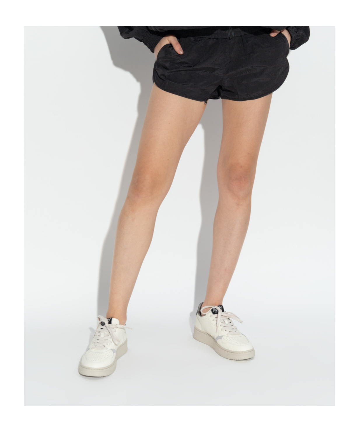 Autry Round Toe Low-top Casual Shoes In White