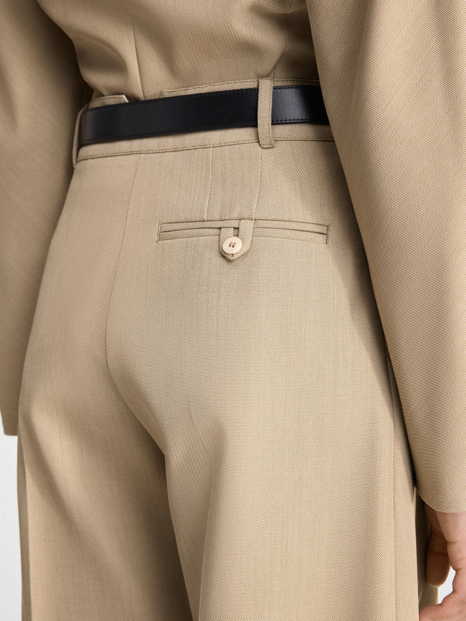 Jacquemus Oval Trousers In Nude