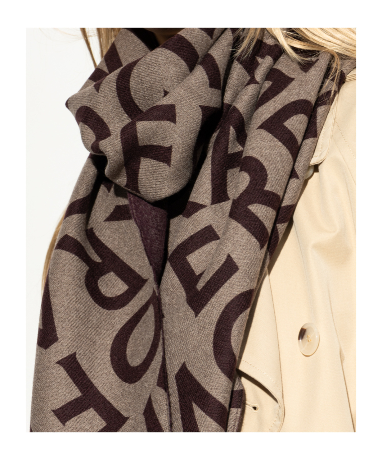 Ferragamo Monogram Wool Scarf In Black