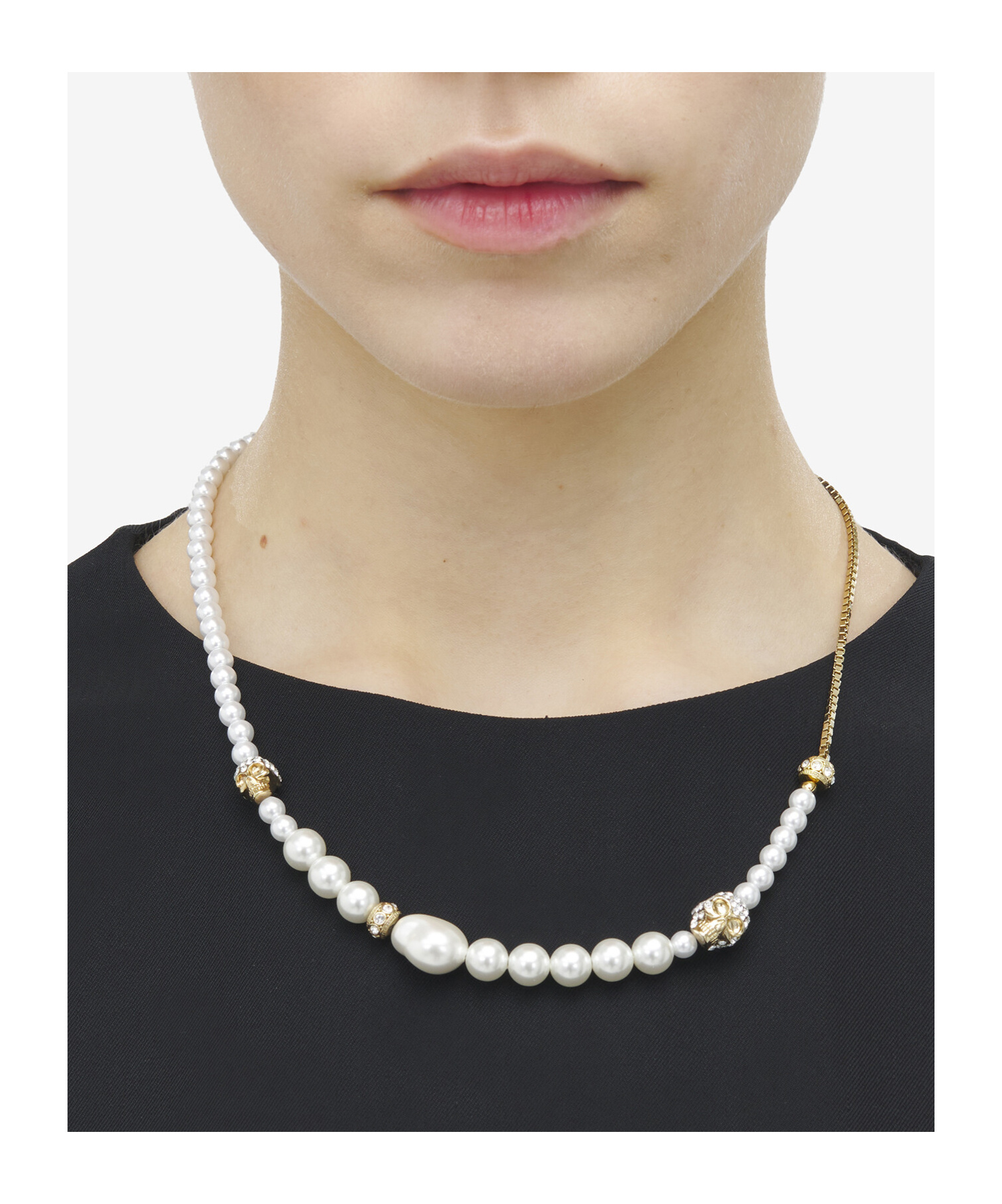 Alexander Mcqueen Skull And Pearl Necklace In Gold