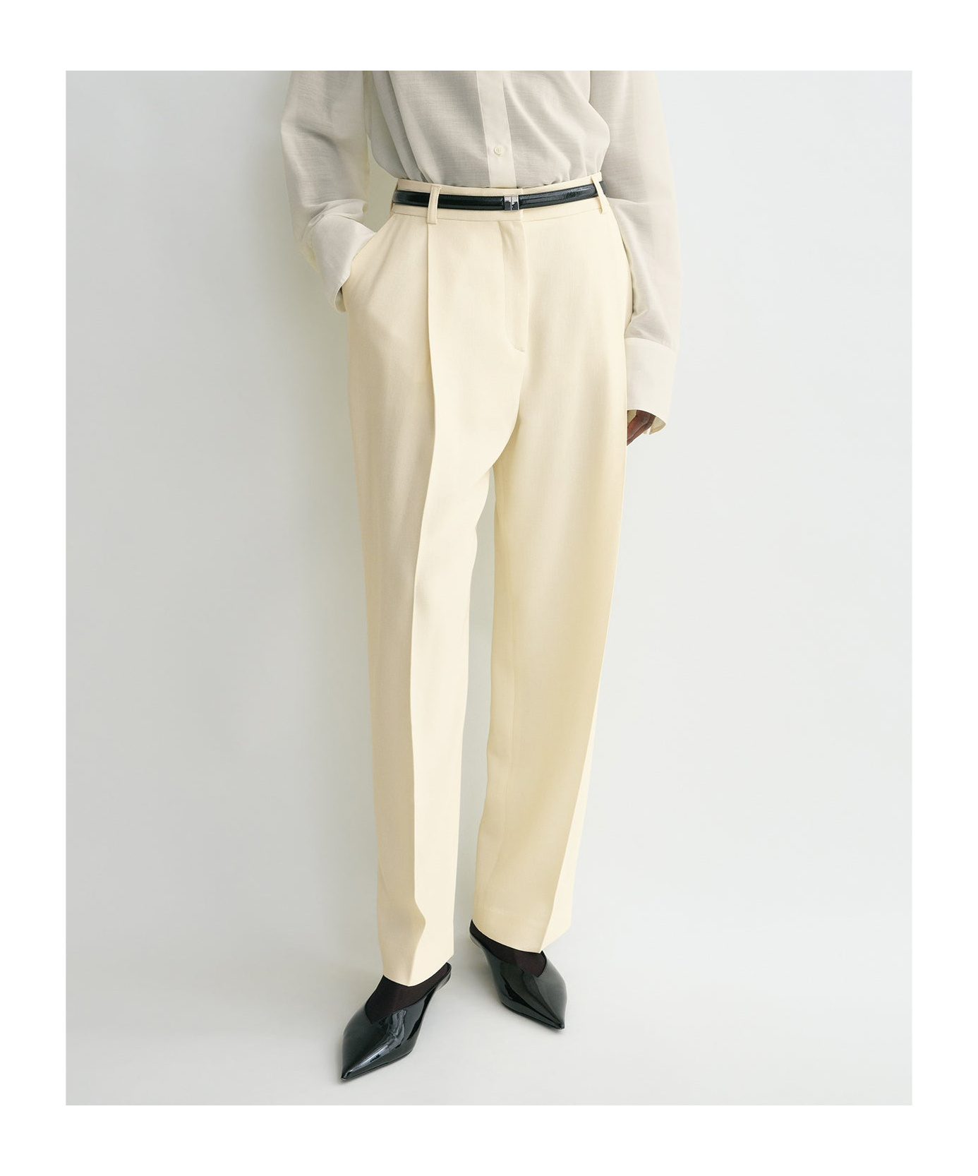 Totême Pleated Trousers In Nude