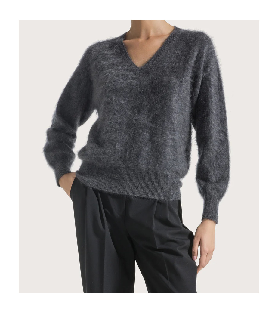 Seventy V-neck Cashmere Sweater In Black