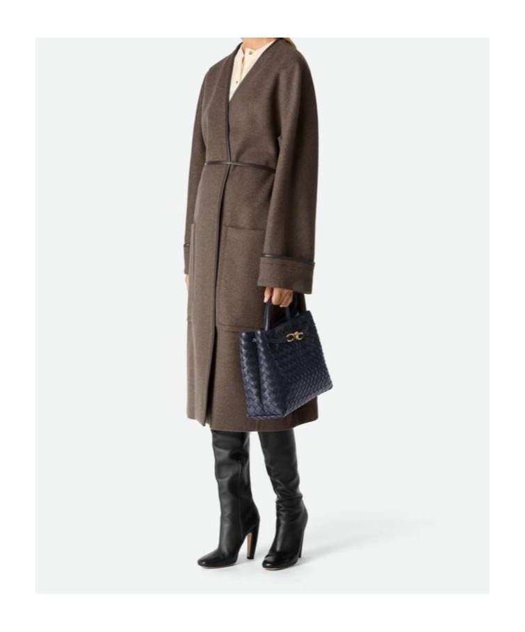 Bottega Veneta Medium Andiamo Intrecciato Shoulder Bag In Black