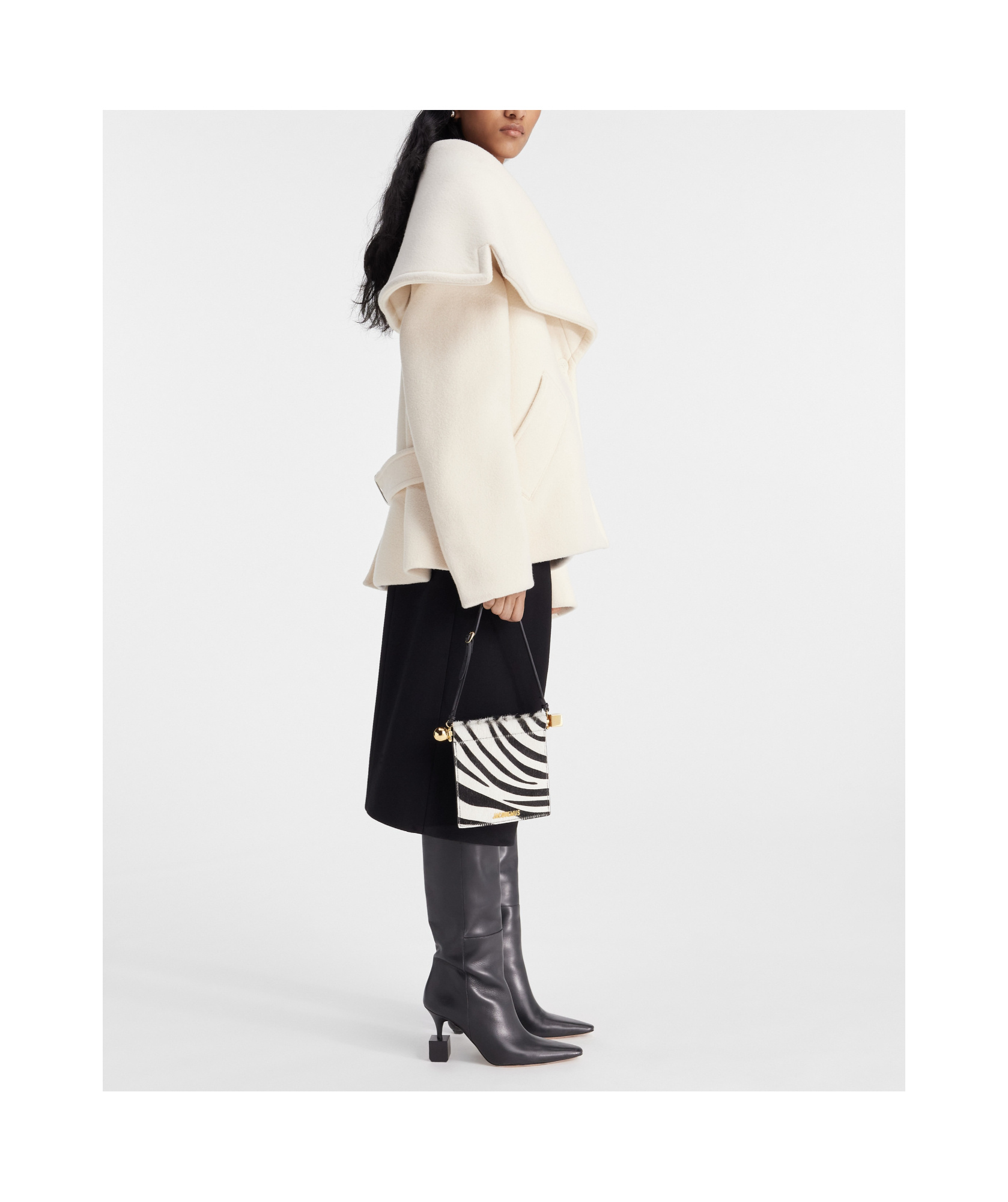 Jacquemus Pendant Collar Jacket In White