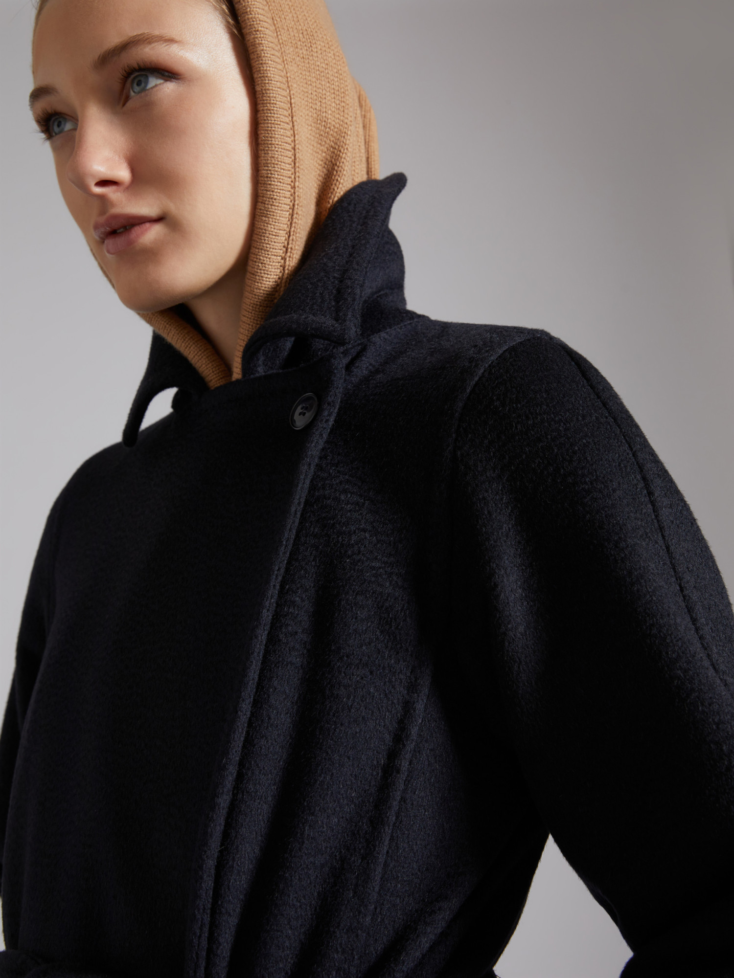 Max Mara Collared Belted Coat In Black
