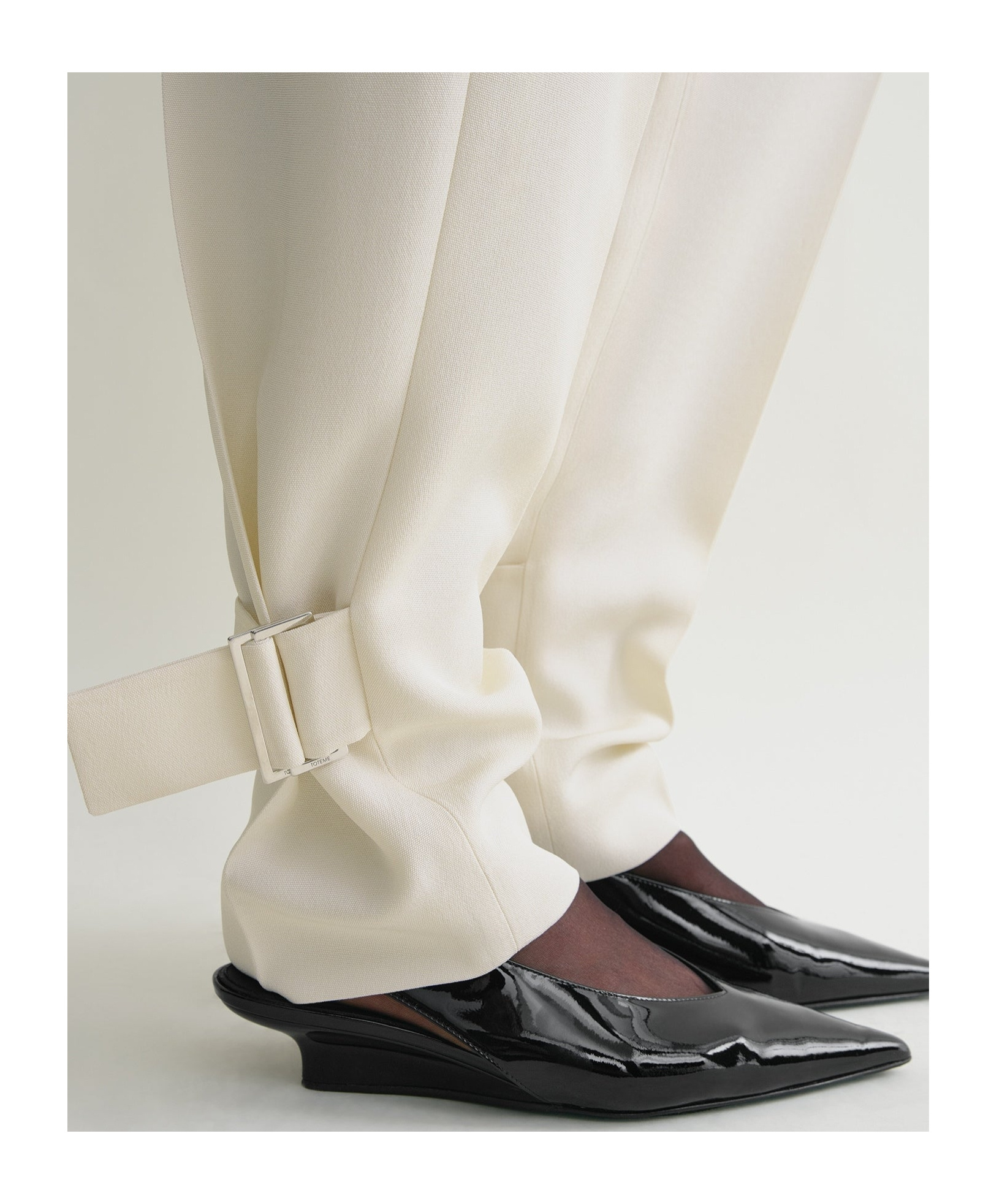 Totême Tapered Trousers In White