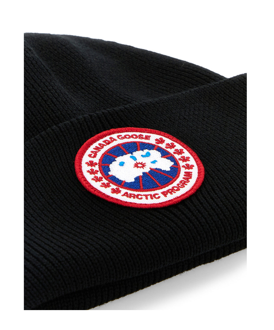 Canada Goose Ribbed Black Merino Wool Toque With Contrast Emblem In Black