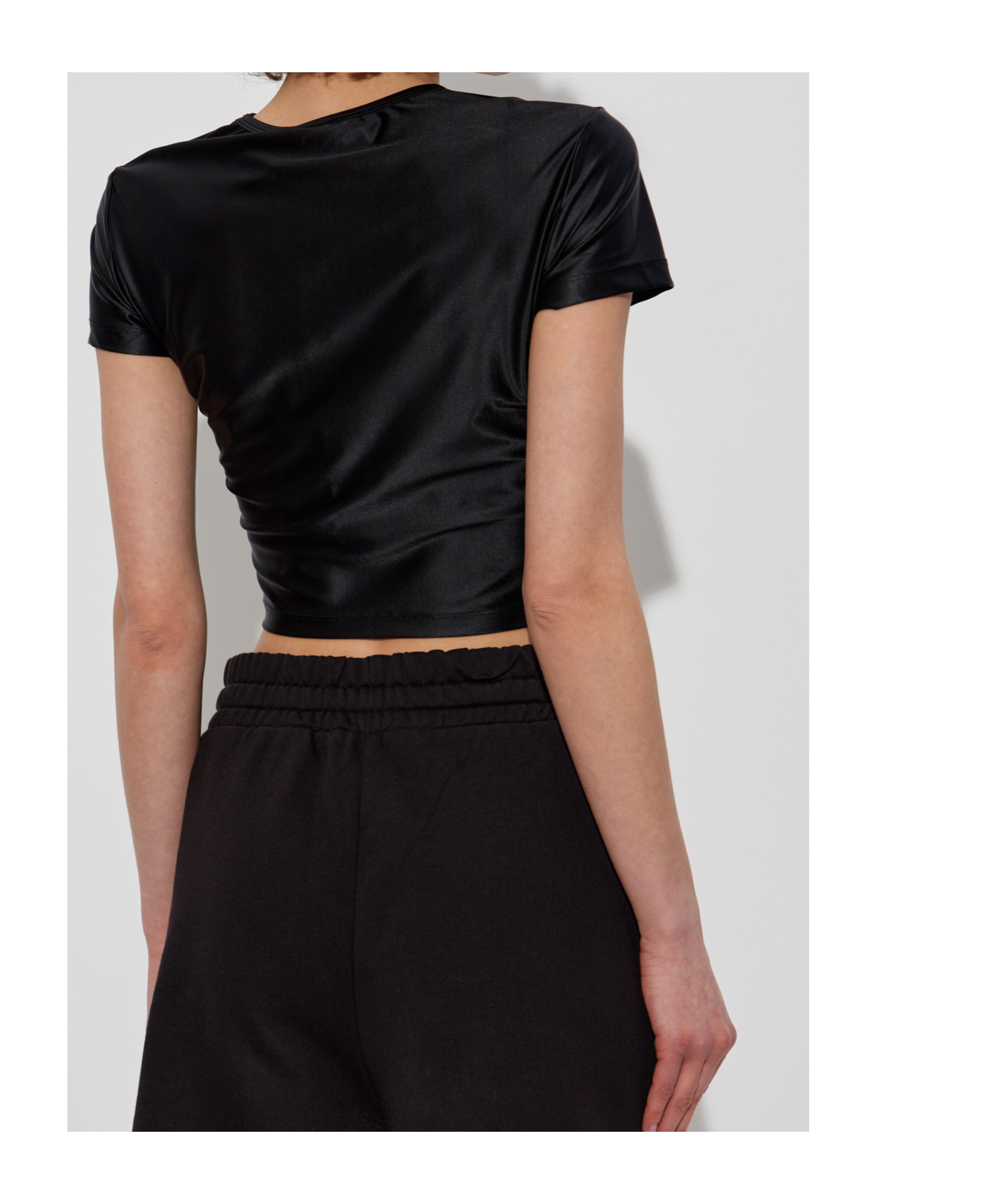 Versace Jeans Couture Logo-printed Crewneck Cropped T-shirt In Black