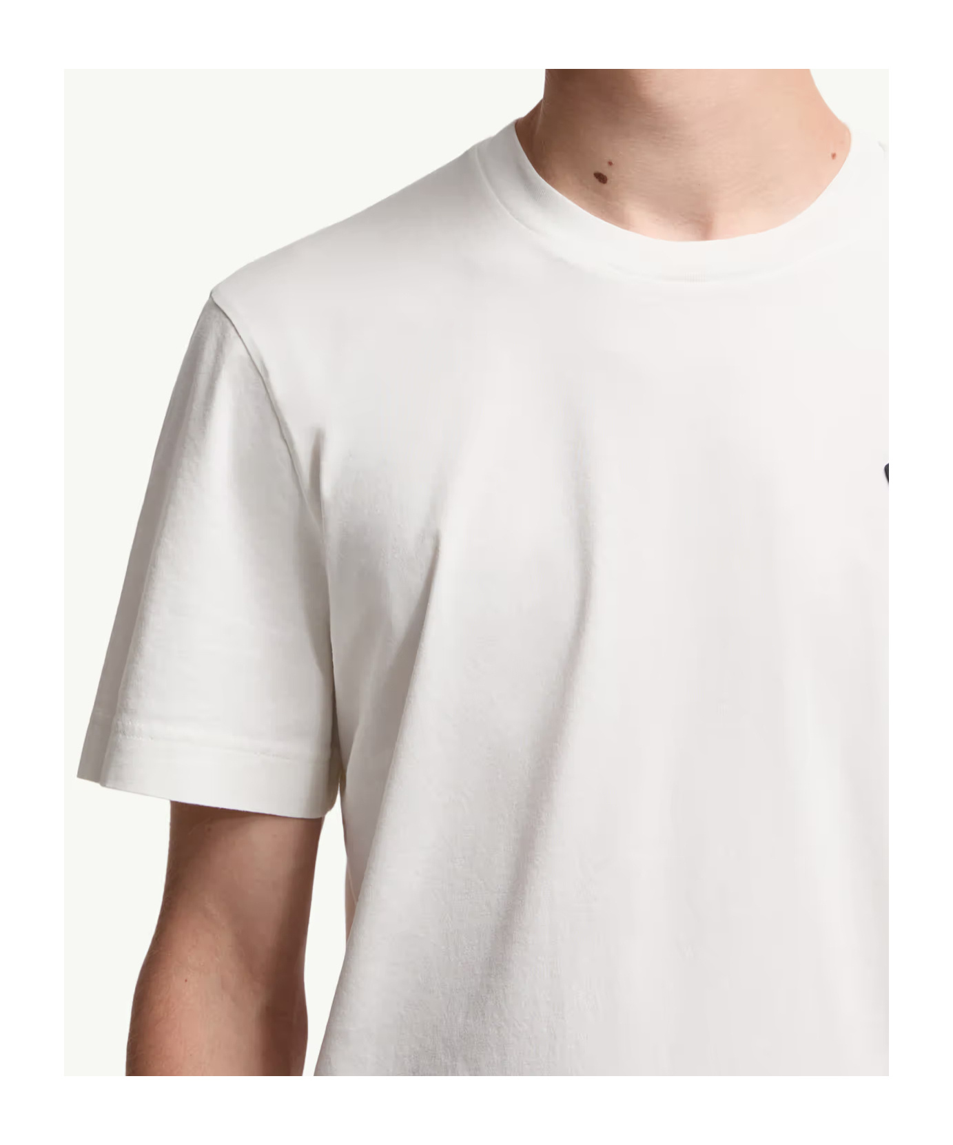 Moncler Men Logo T-shirt In Cotton. Chiedi A Chatgpt In White