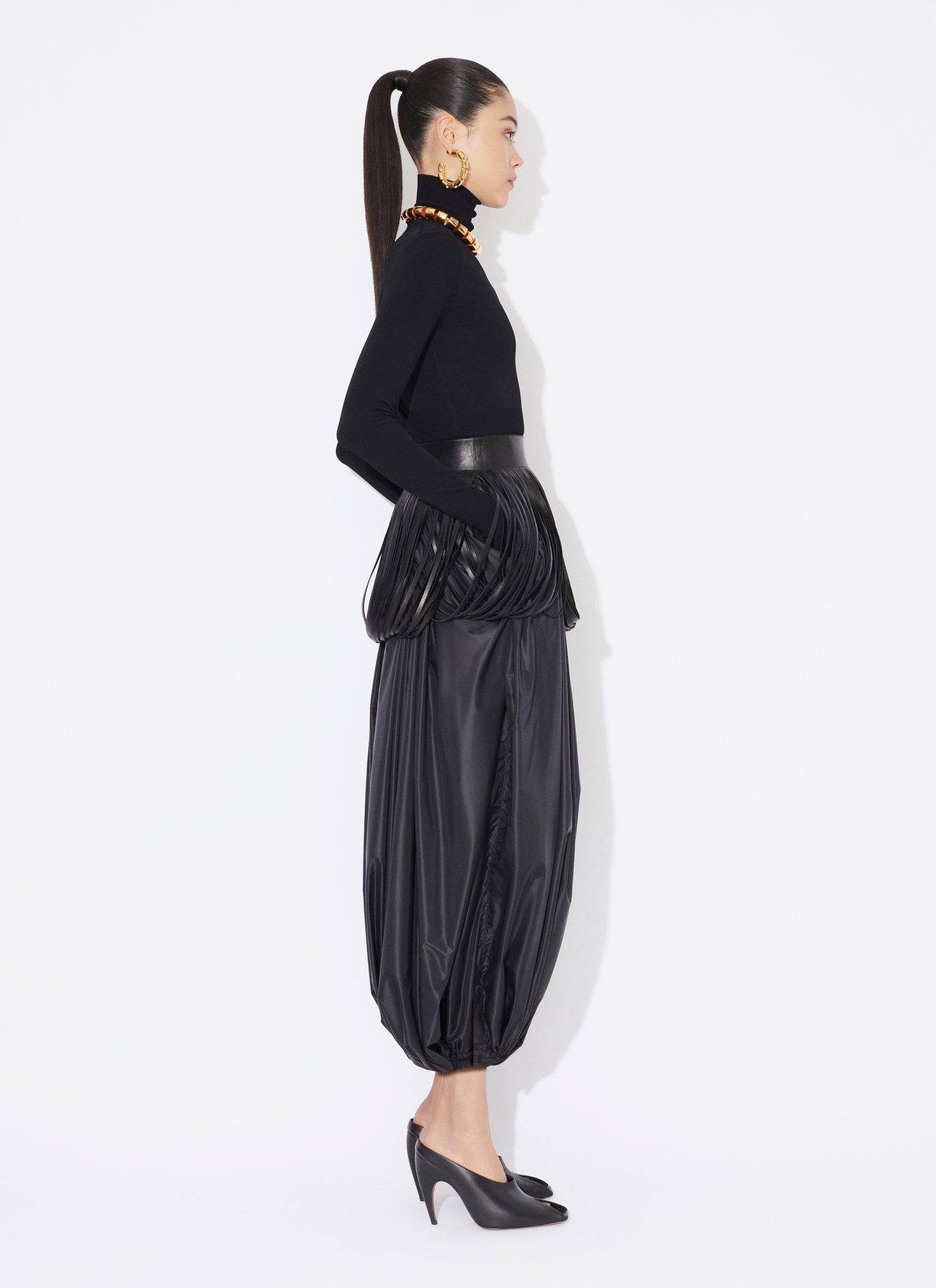ALAÏA ALAÏA BALLON-PLEATED CROPPED PANTS