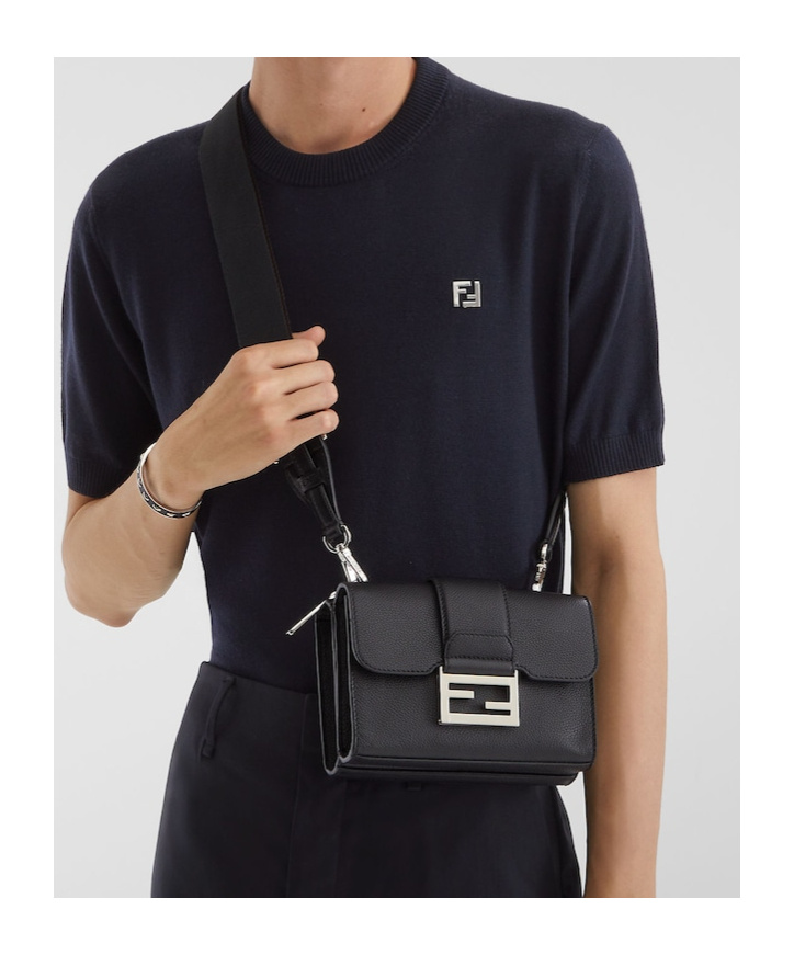 Fendi Double Baguette Grained Leather Messenger Bag In Black