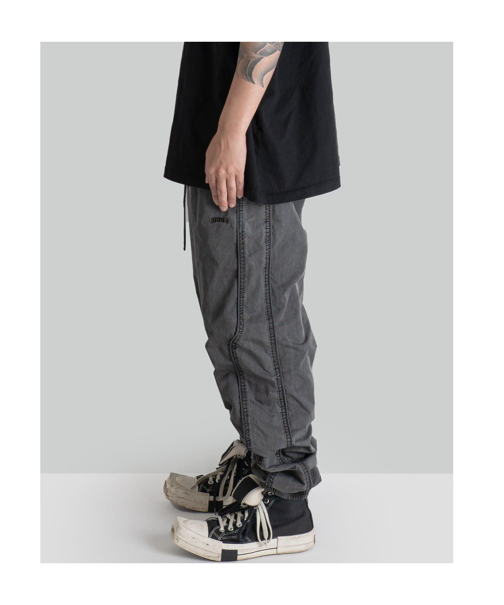 Juunj Elastic Waist Sweatpants In Black