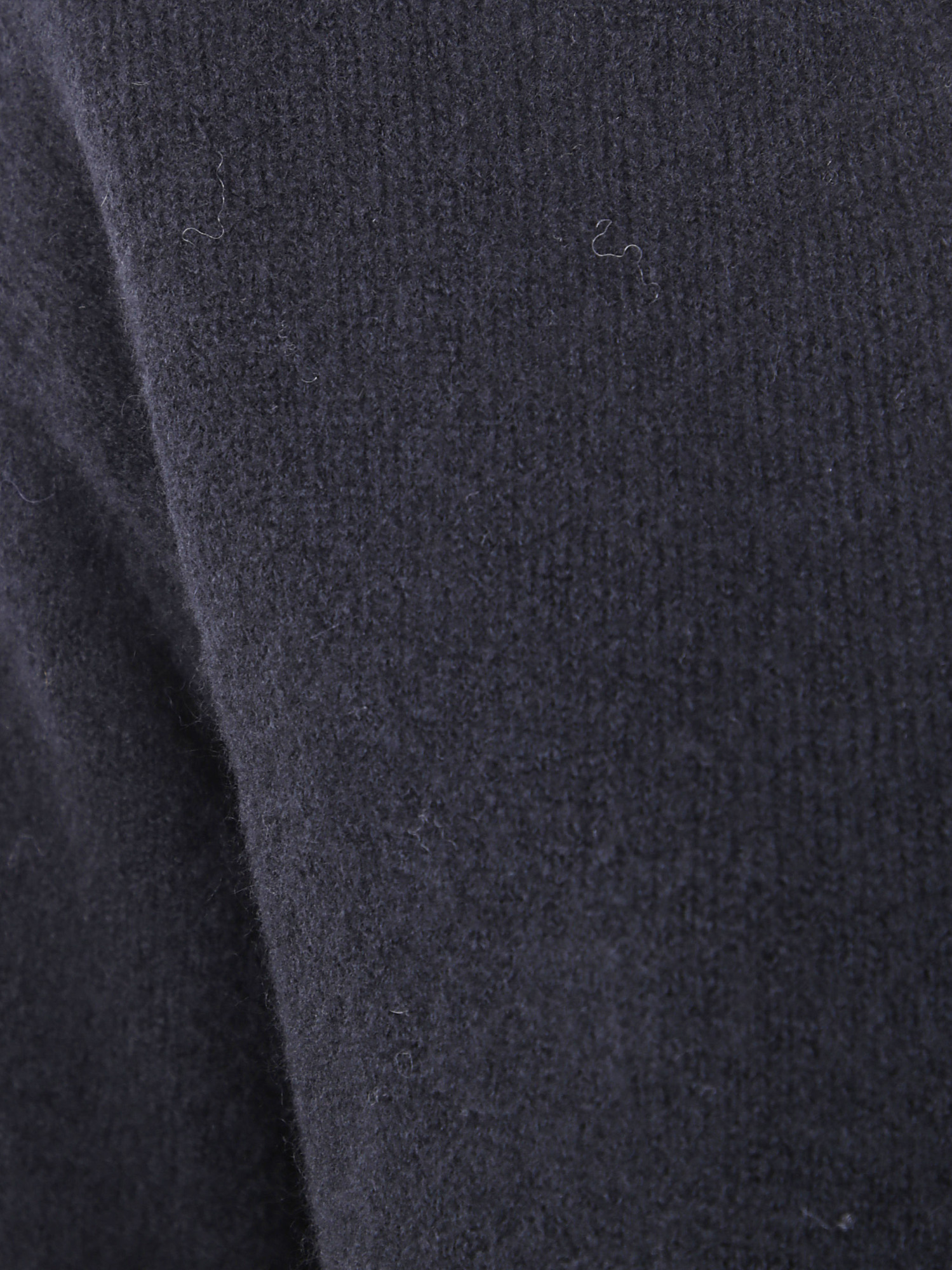 Anneclaire Long-sleeved Sweater In Black