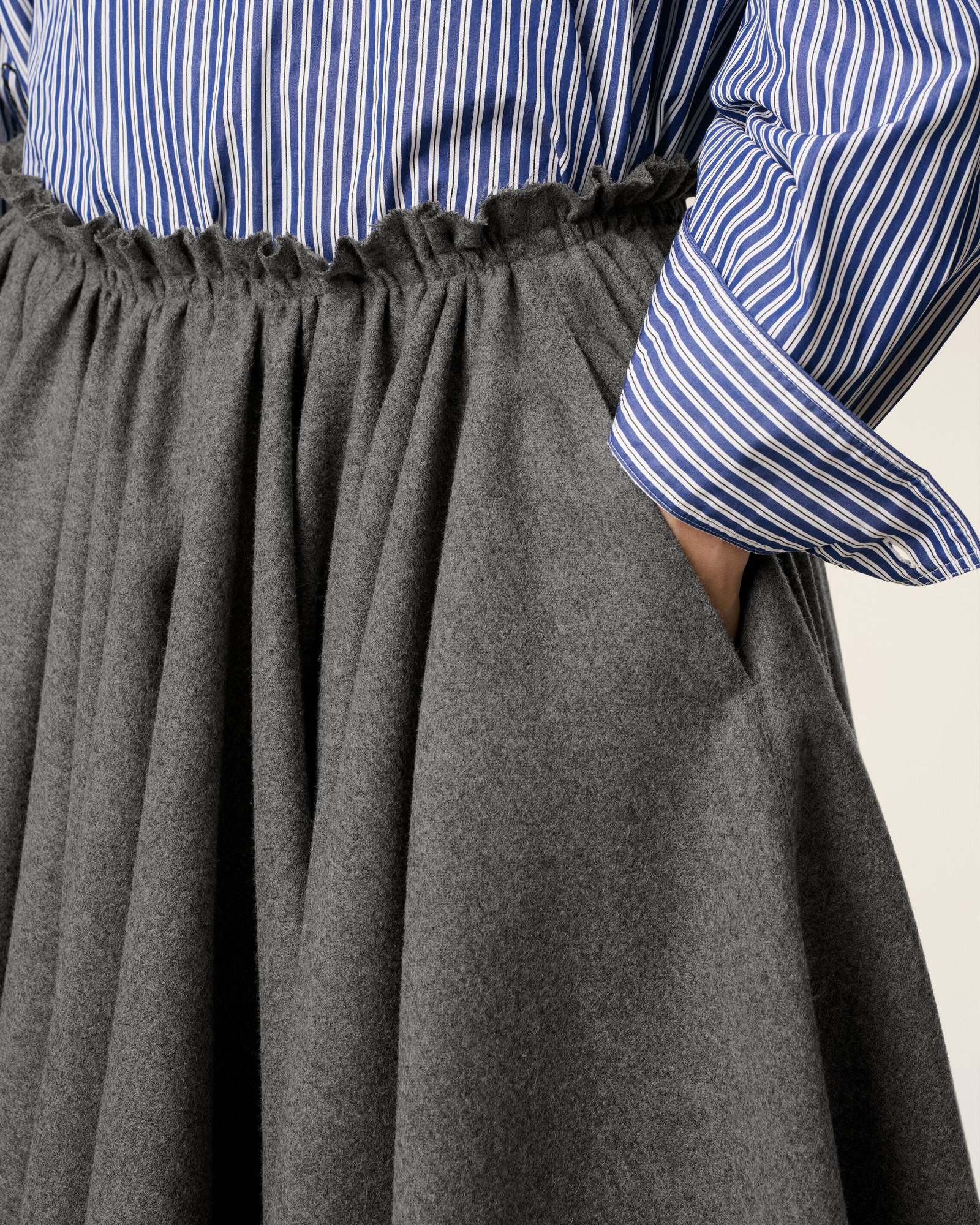 Ami Alexandre Mattiussi Grey Wool Midi Corolla Skirt Grey In Gray