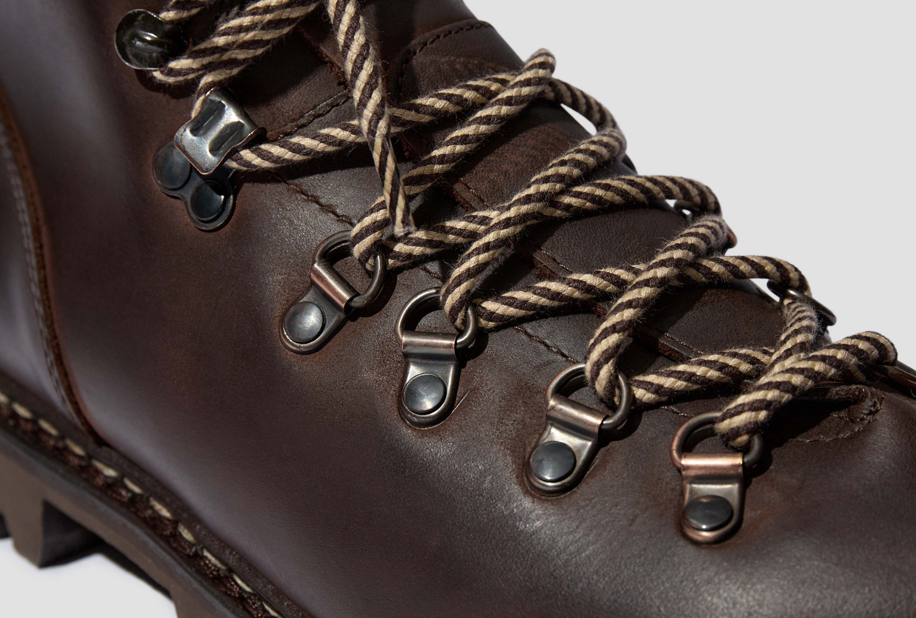 Paraboot Round Toe Hiking Boots In Black