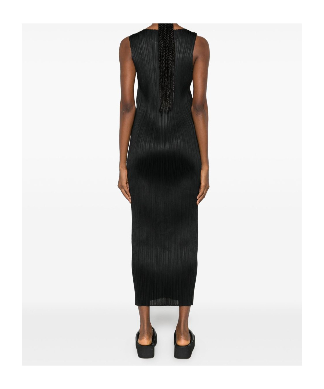 Issey Miyake Round-neck Sleeveless Dress In Black