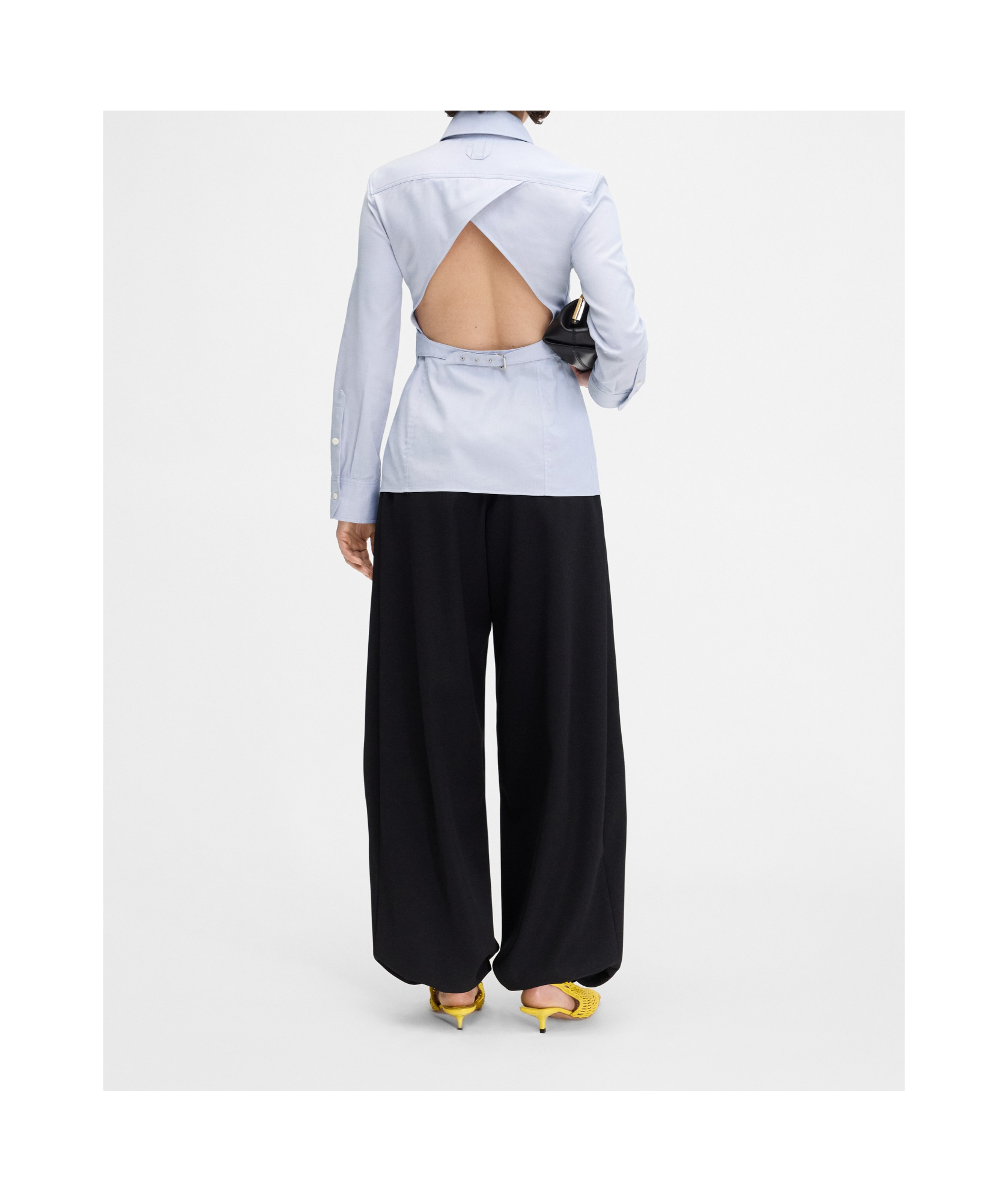 Jacquemus Womens La Chemise Cuadro Script-embroidery Asymmetric Cotton Shirt Light Grey In Blue