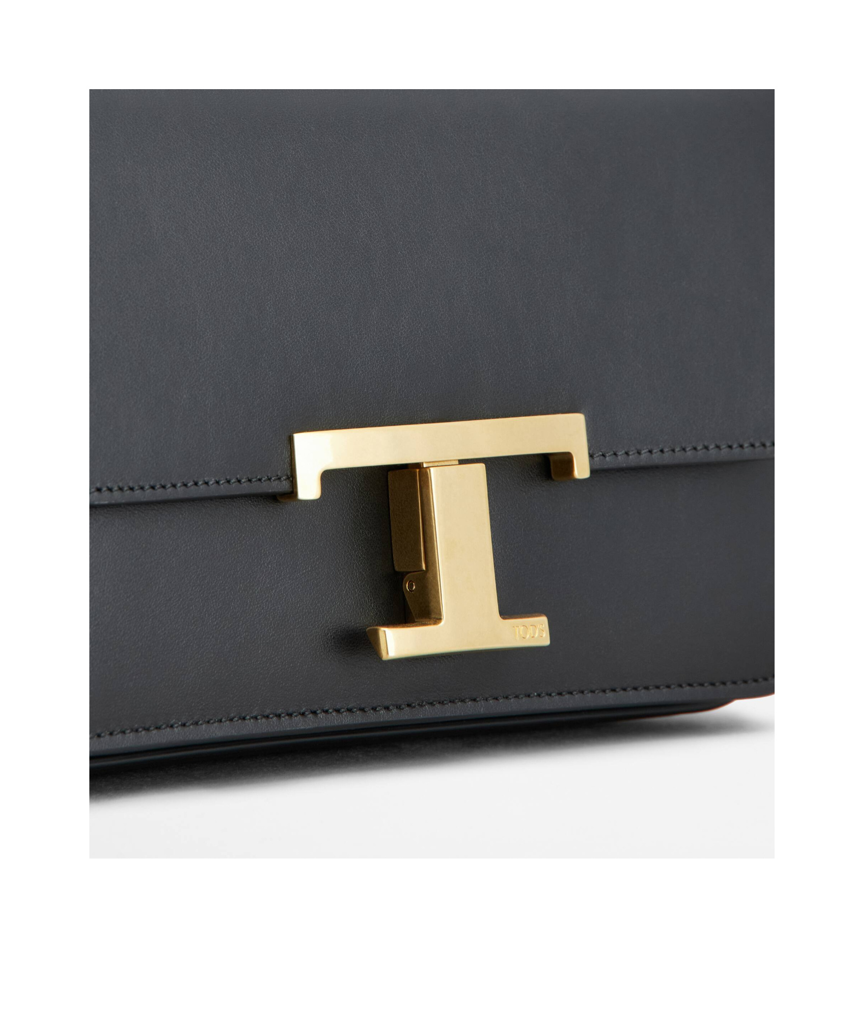 Tod's T Timeless Shoulder Bag In Micro Leather In Black