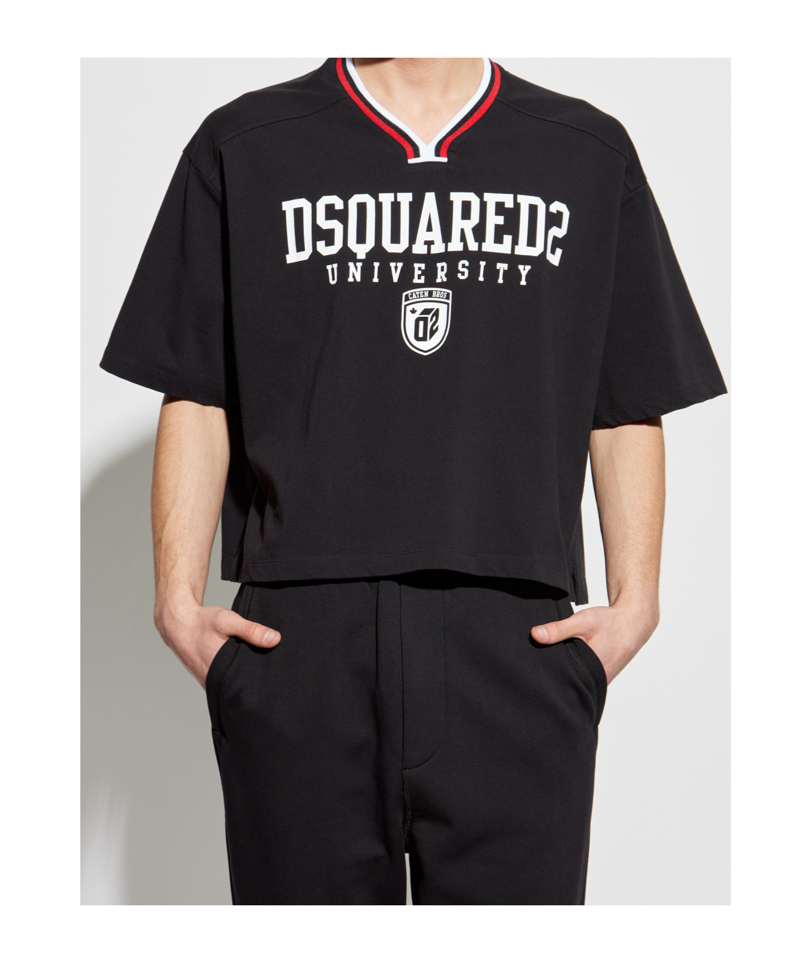 Shop Dsquared2 Logo-print T-shirt In Black