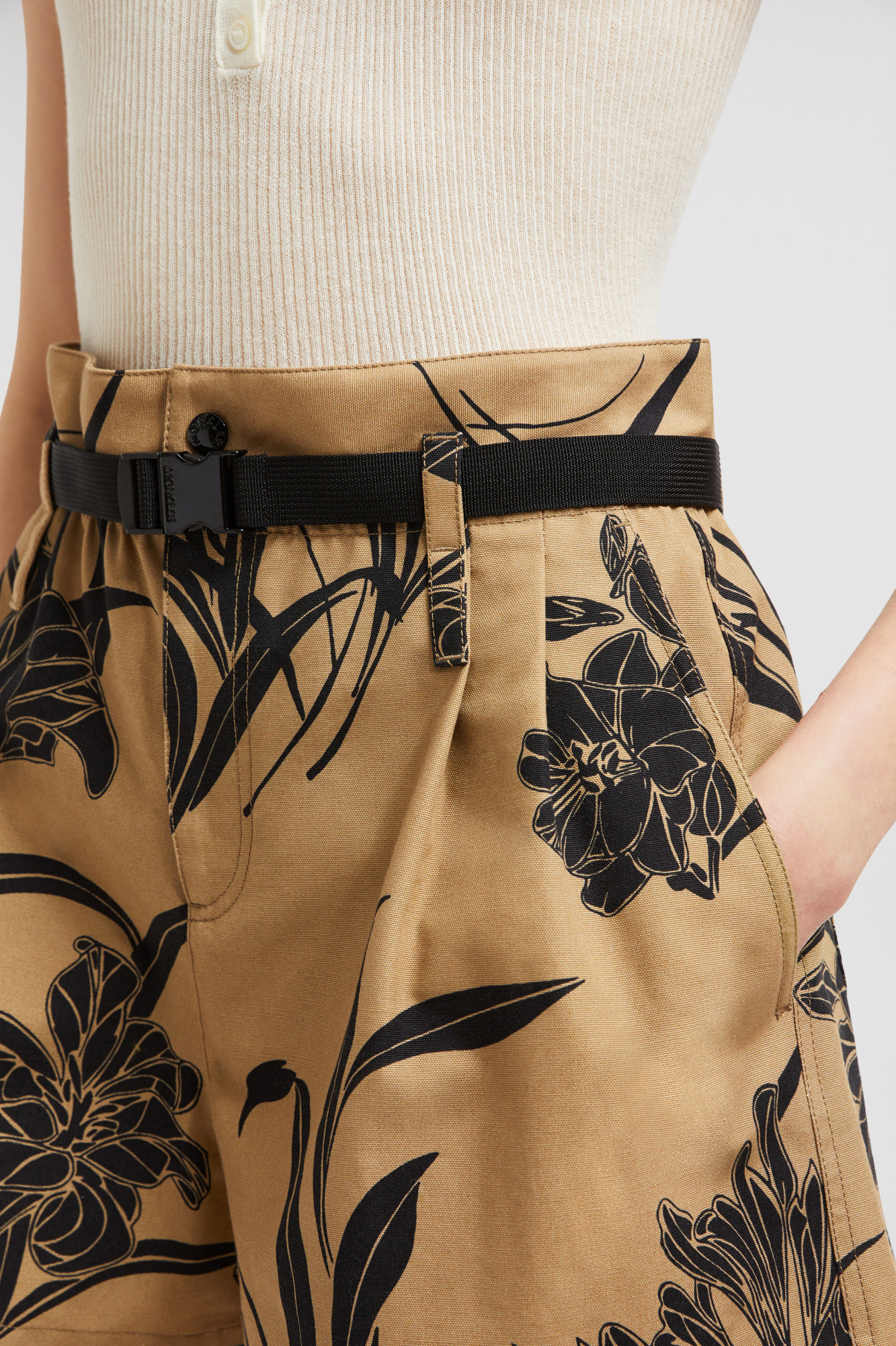 Moncler Belt-loop Shorts In Black