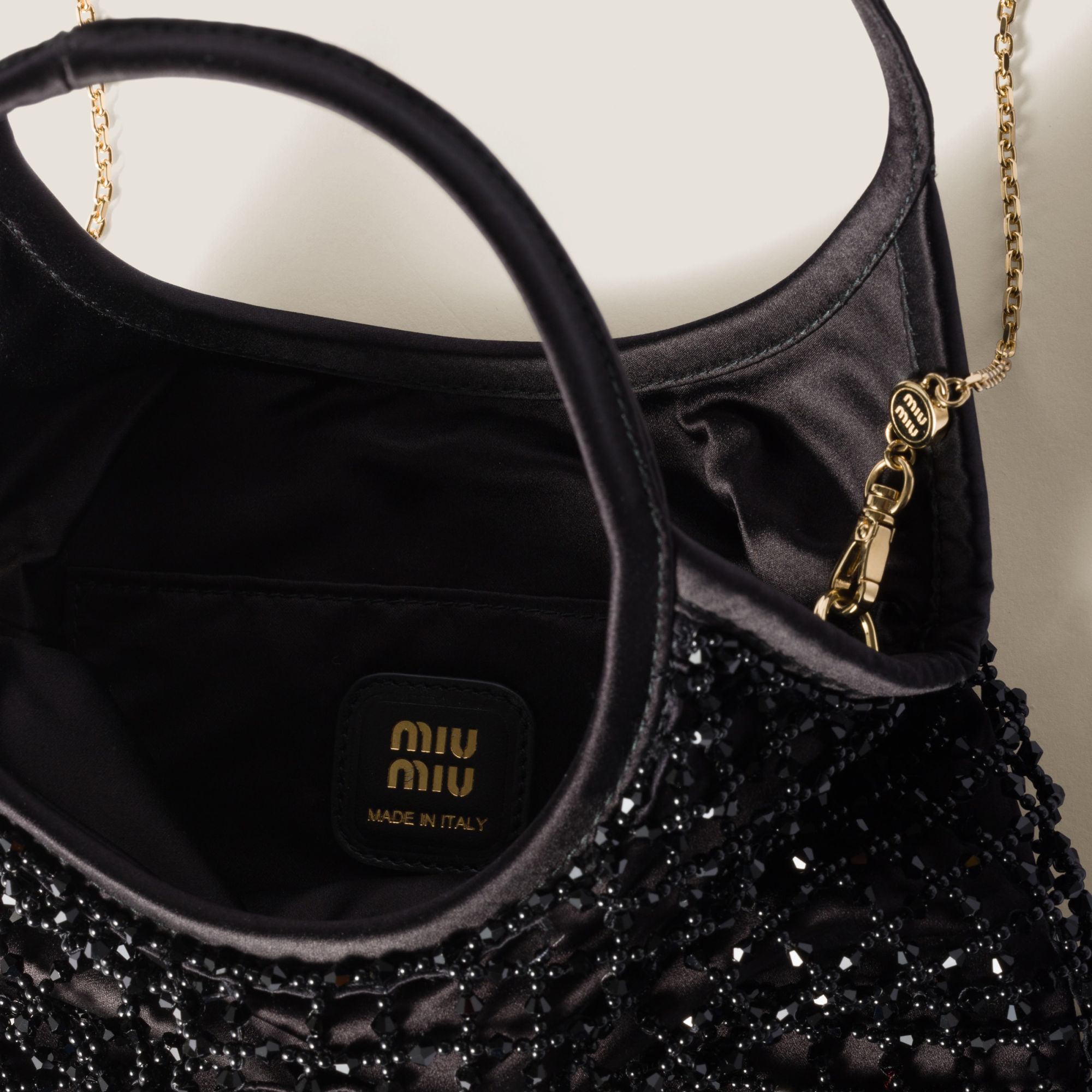 Miu Miu Chain Shoulder Bag In Black