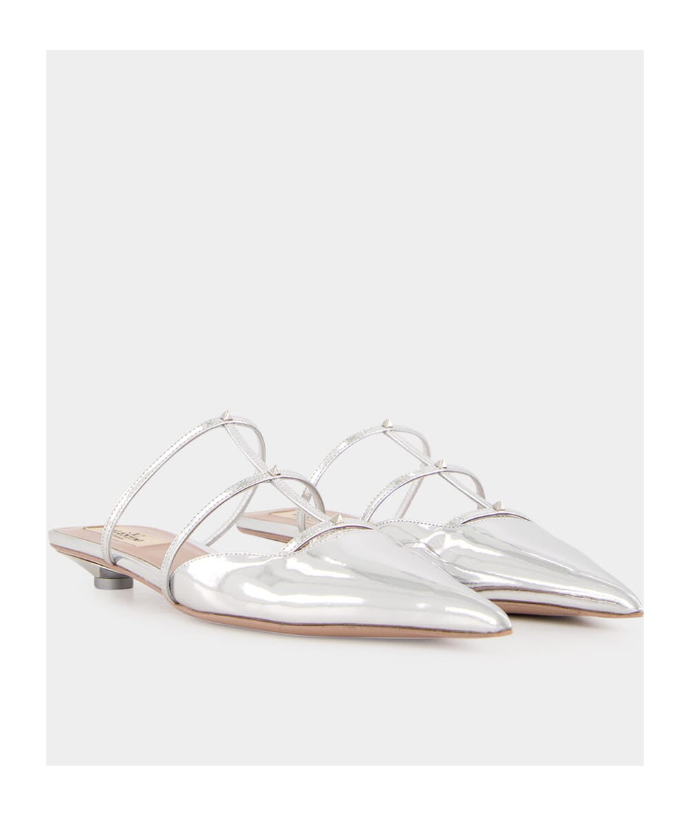 Valentino Mules Rockstud Aus Metallic-leder In White