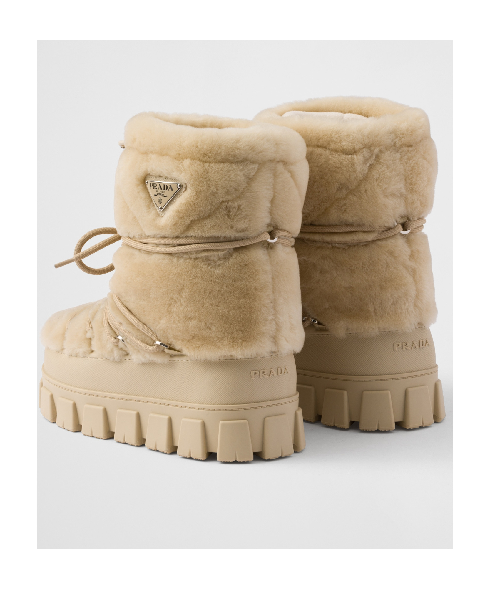 Prada Après-ski-stiefeletten Aus Lammfell In True Color