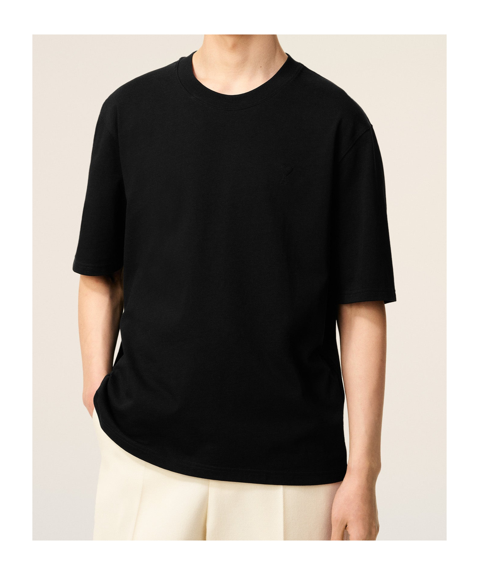 Ami Alexandre Mattiussi Relaxed Fit Black T-shirt With Subtle Embroidery In Black