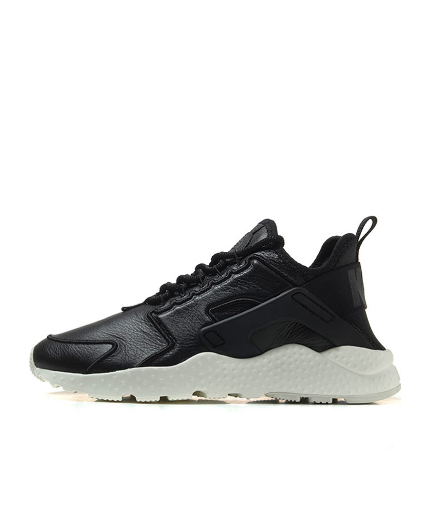 Nike Laced Sneakers In Black