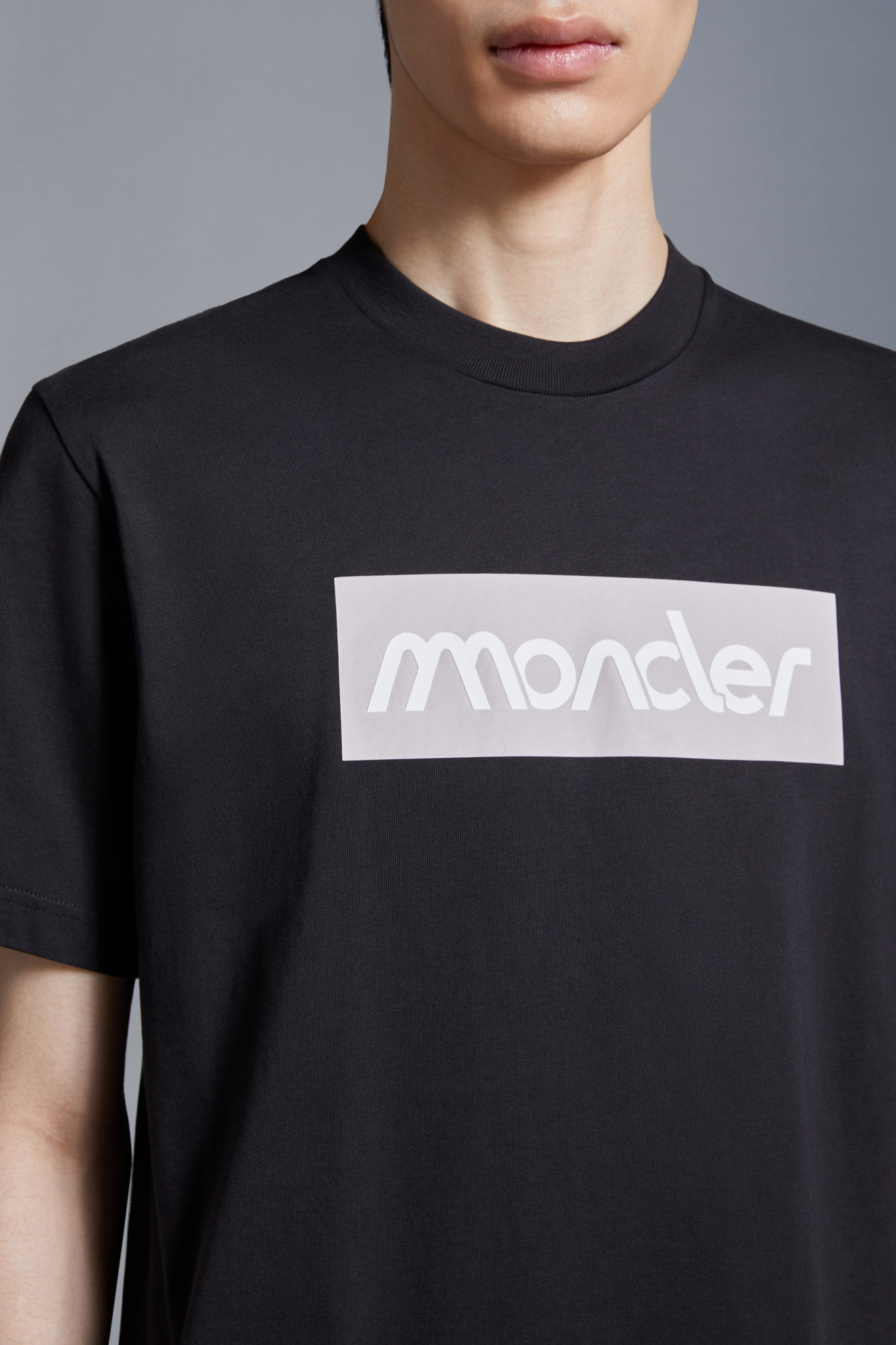 Moncler Logo T-shirt In Black