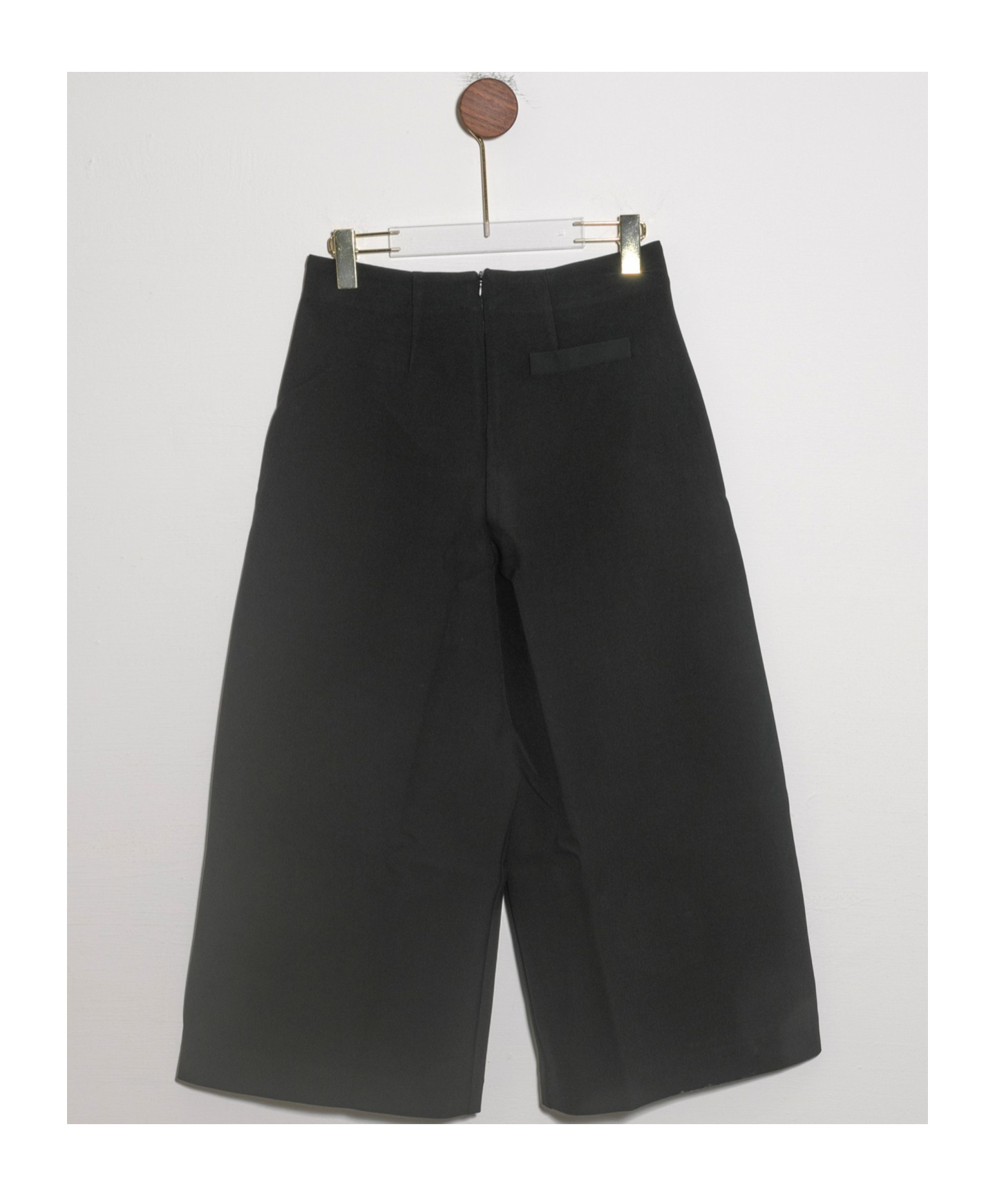 Chie Mihara Pleated Zipper Shorts In Black