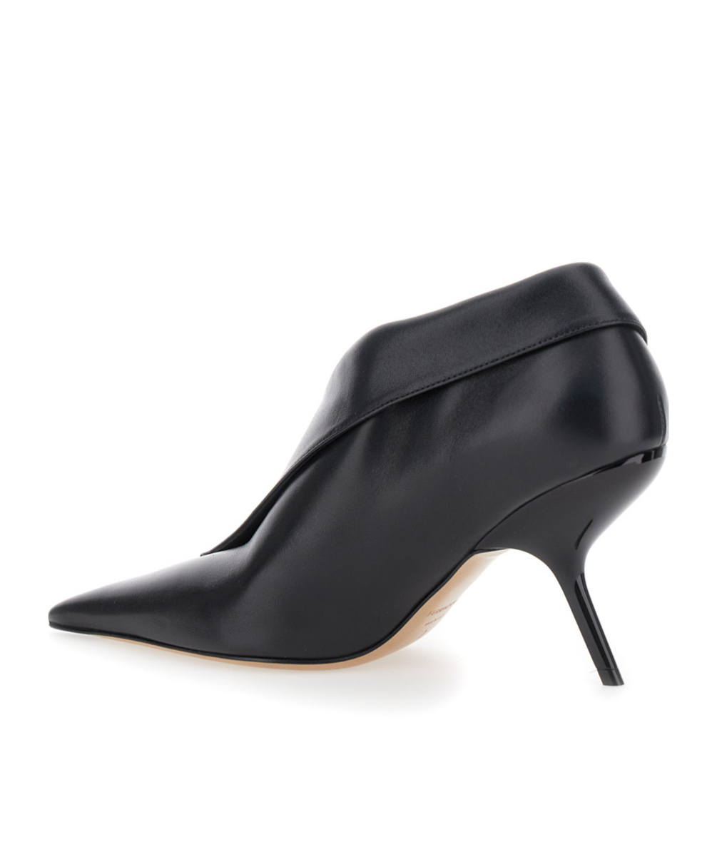Ferragamo Black Pumps With Pointed Design And Side Opening Detail In Leather Woman In Black