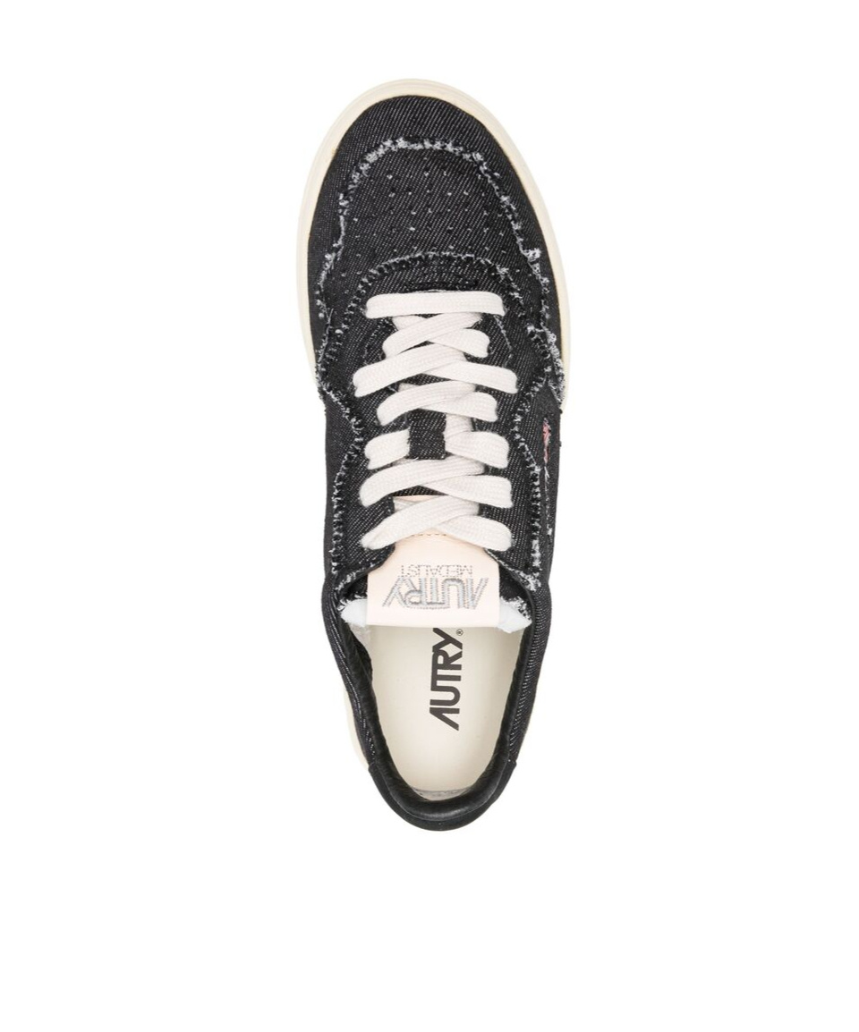 Shop Autry Medalist Low Sneakers In Black
