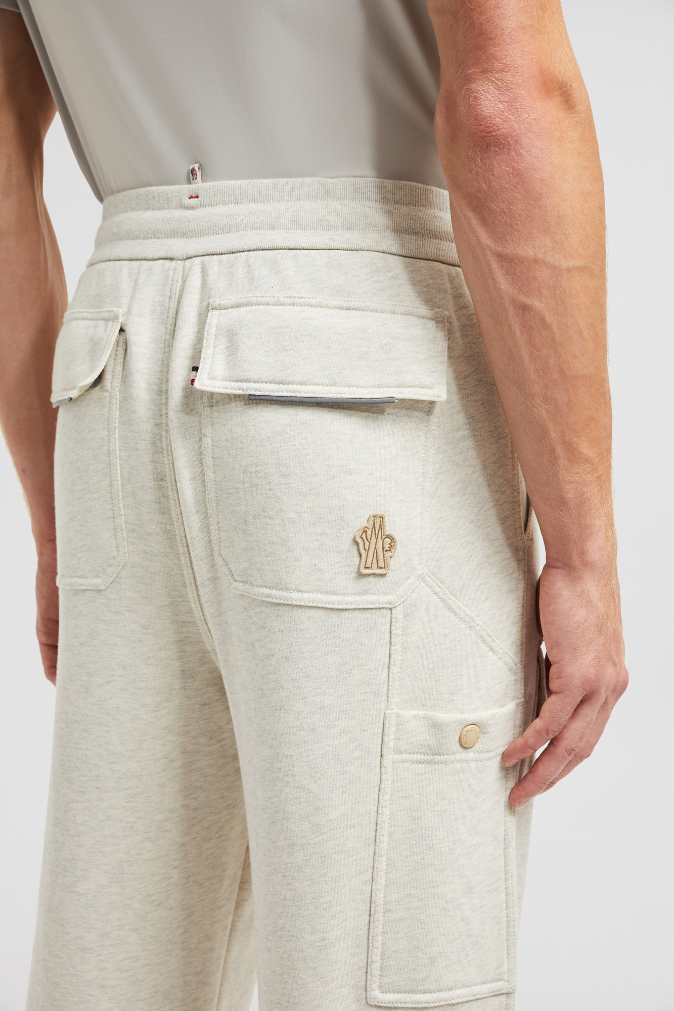 Moncler Mens Ivory Drawstring Two-slip-pockets Wide-leg Relaxed-fit Cotton-blend Trousers In Nude