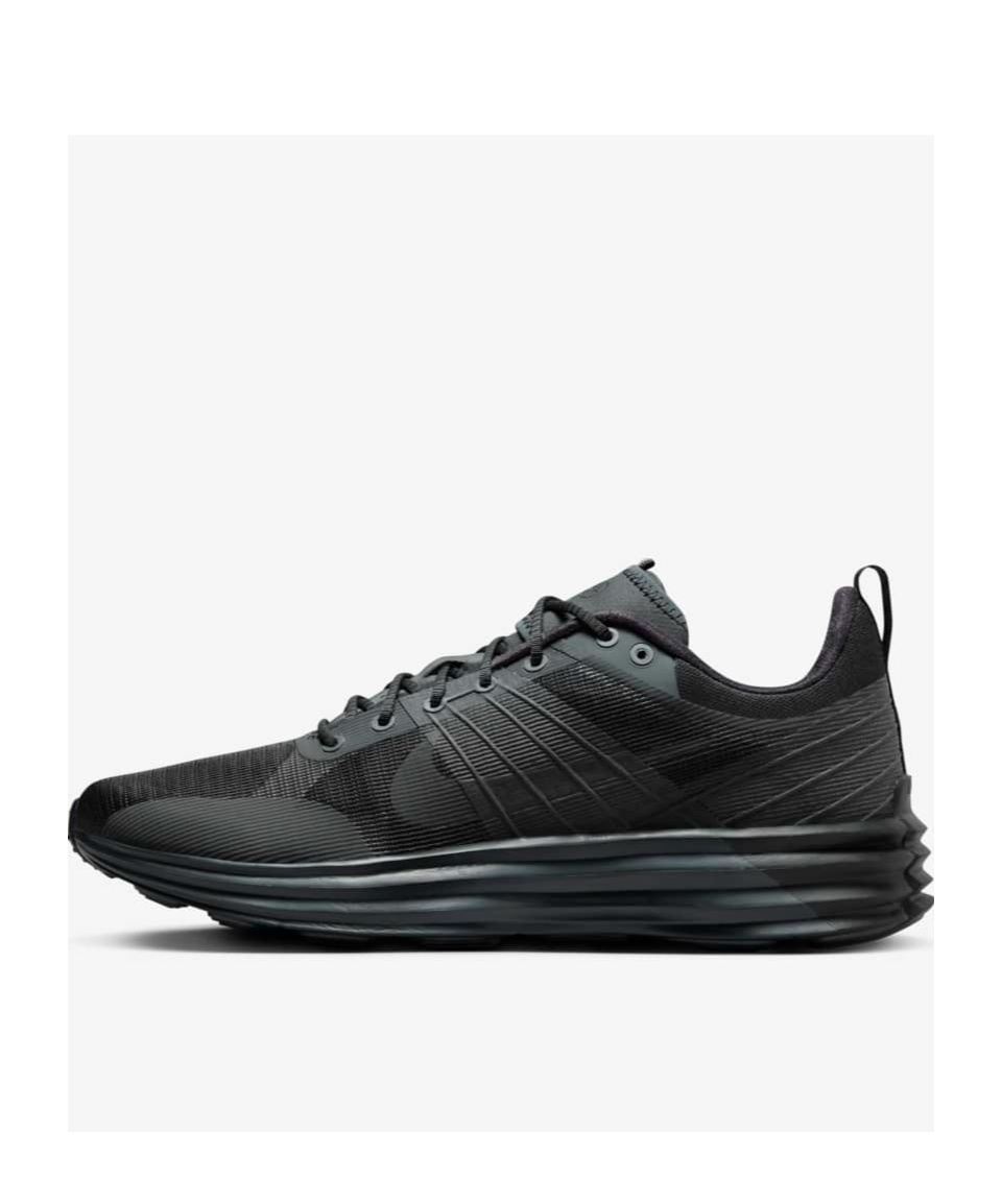 Nike Lunar Roam Sneaker In Black