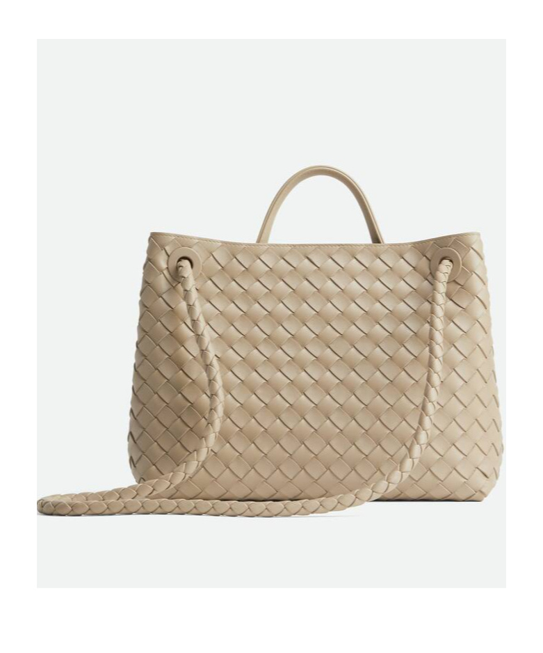 Bottega Veneta Drawstring Shoulder Bag In Nude