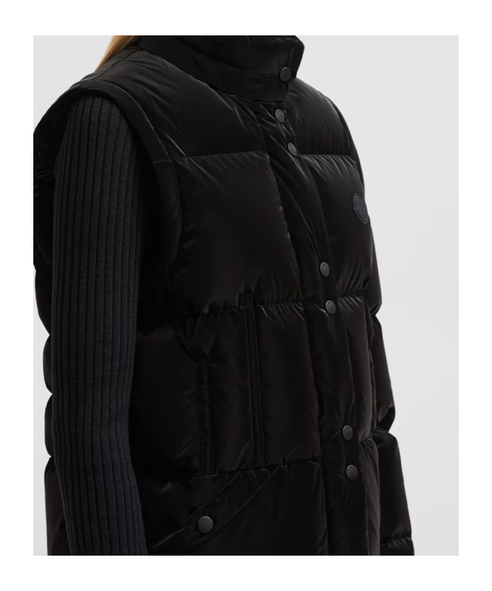 Moncler Logo-patch Padded Jacket In Black