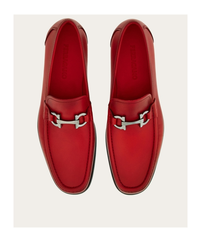 Ferragamo Gancini Buttoned Loafers In Red