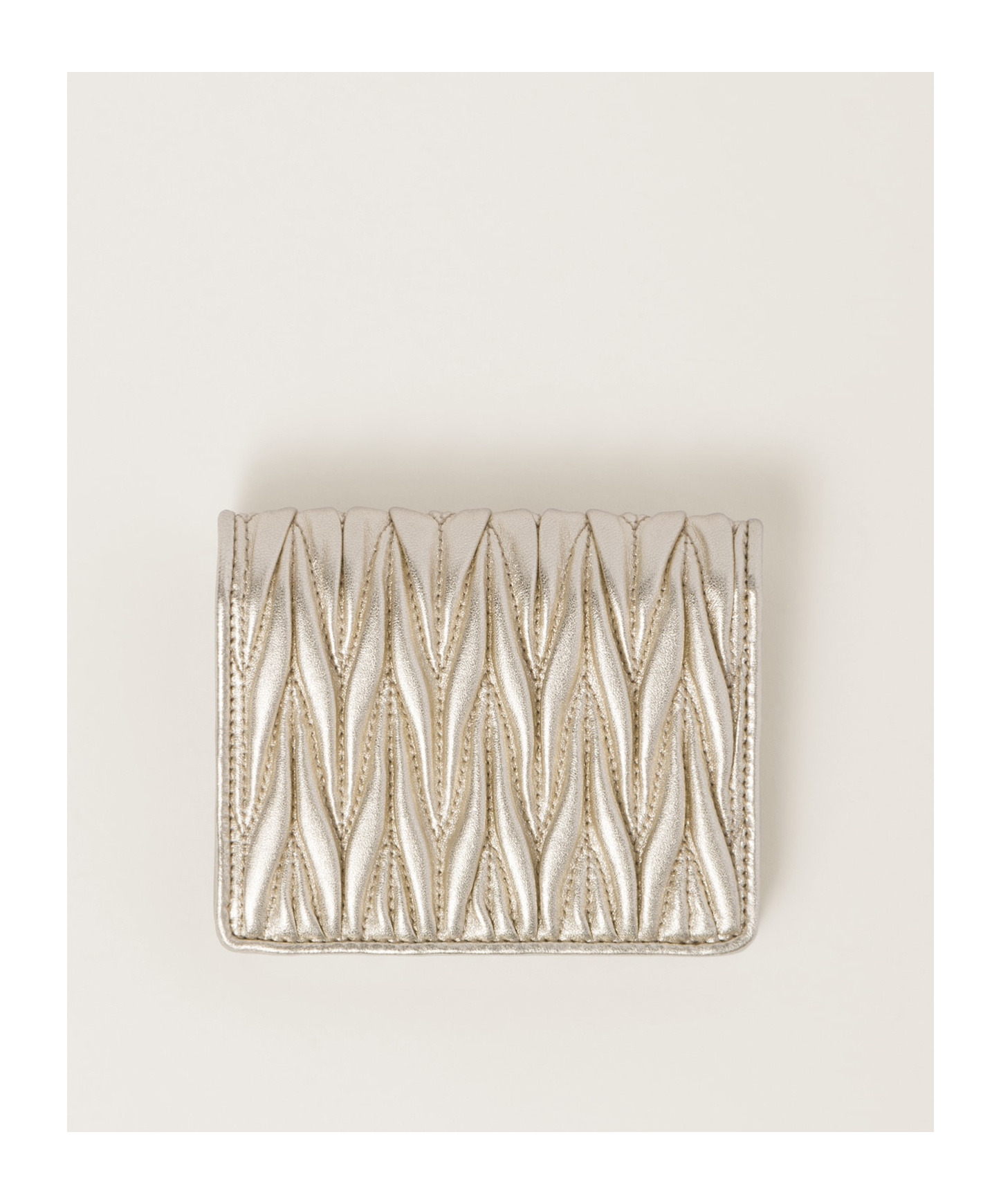 Miu Miu Small Logo Plaque Quilted Leather Wallet In Nude
