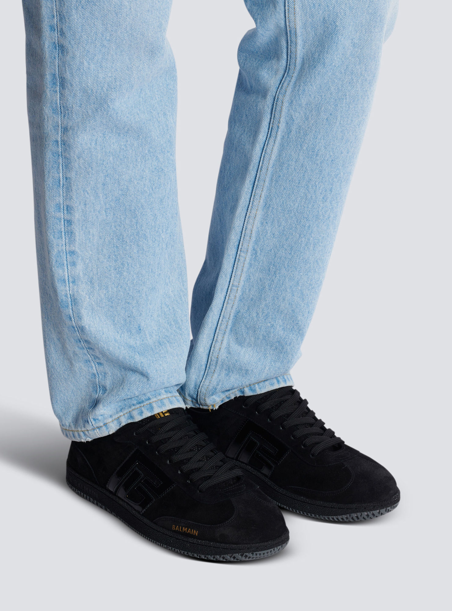 Balmain Swan Suede Low-top Sneakers In Black