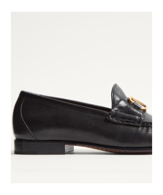 Valentino Logo Loafers In Black